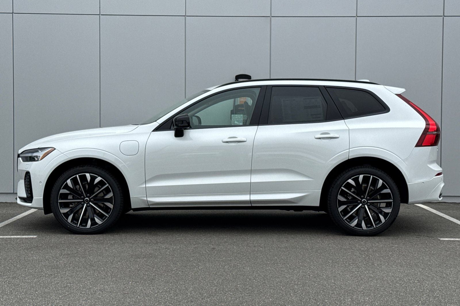 2026 Volvo XC60 Plug-In Hybrid T8 Ultra
