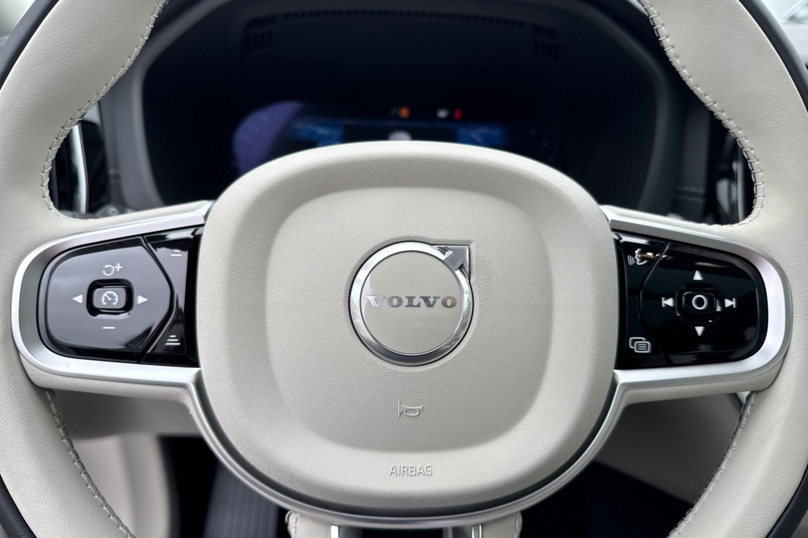 2026 Volvo XC60 Plug-In Hybrid T8 Ultra