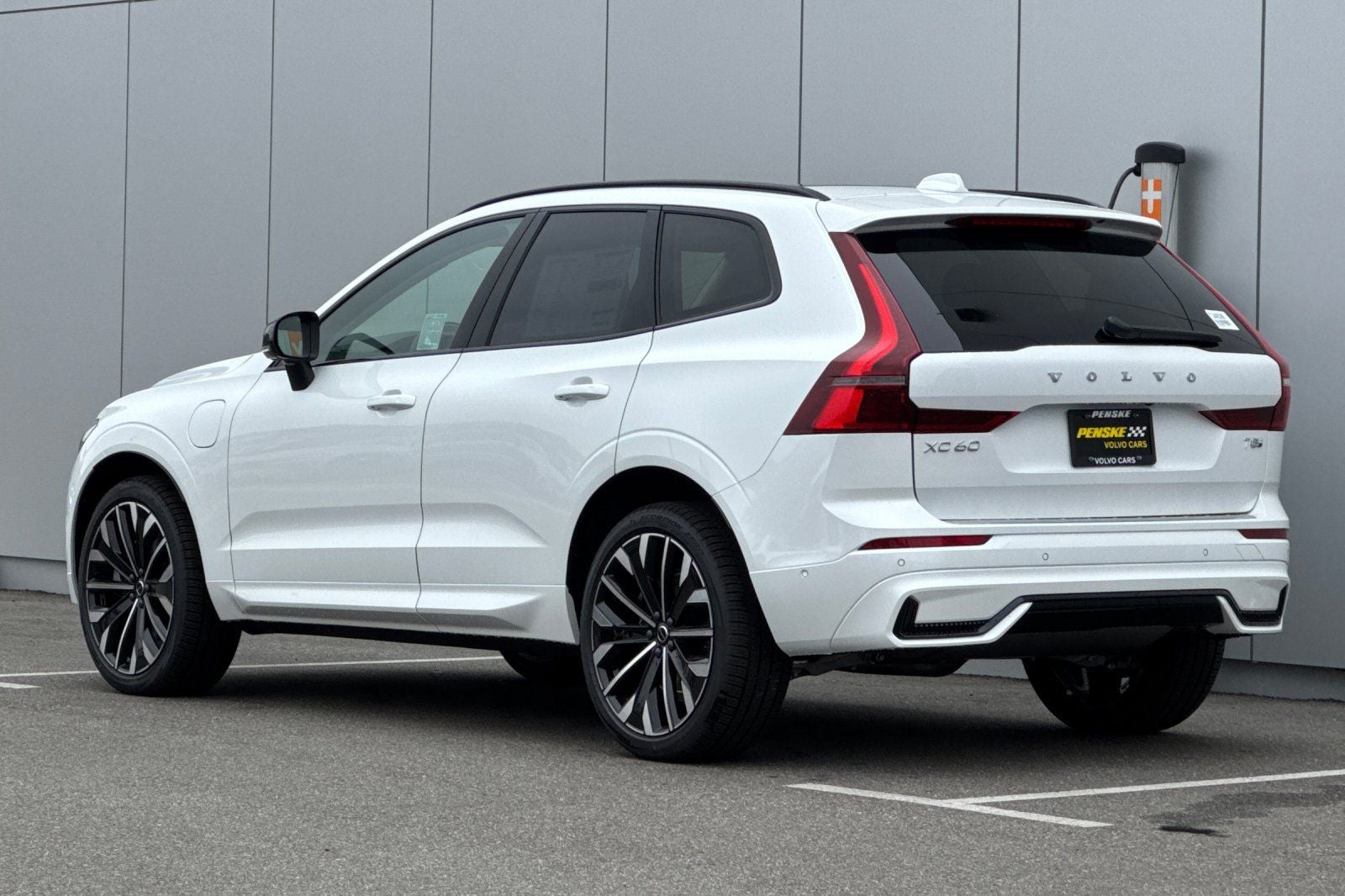 2026 Volvo XC60 Plug-In Hybrid T8 Ultra