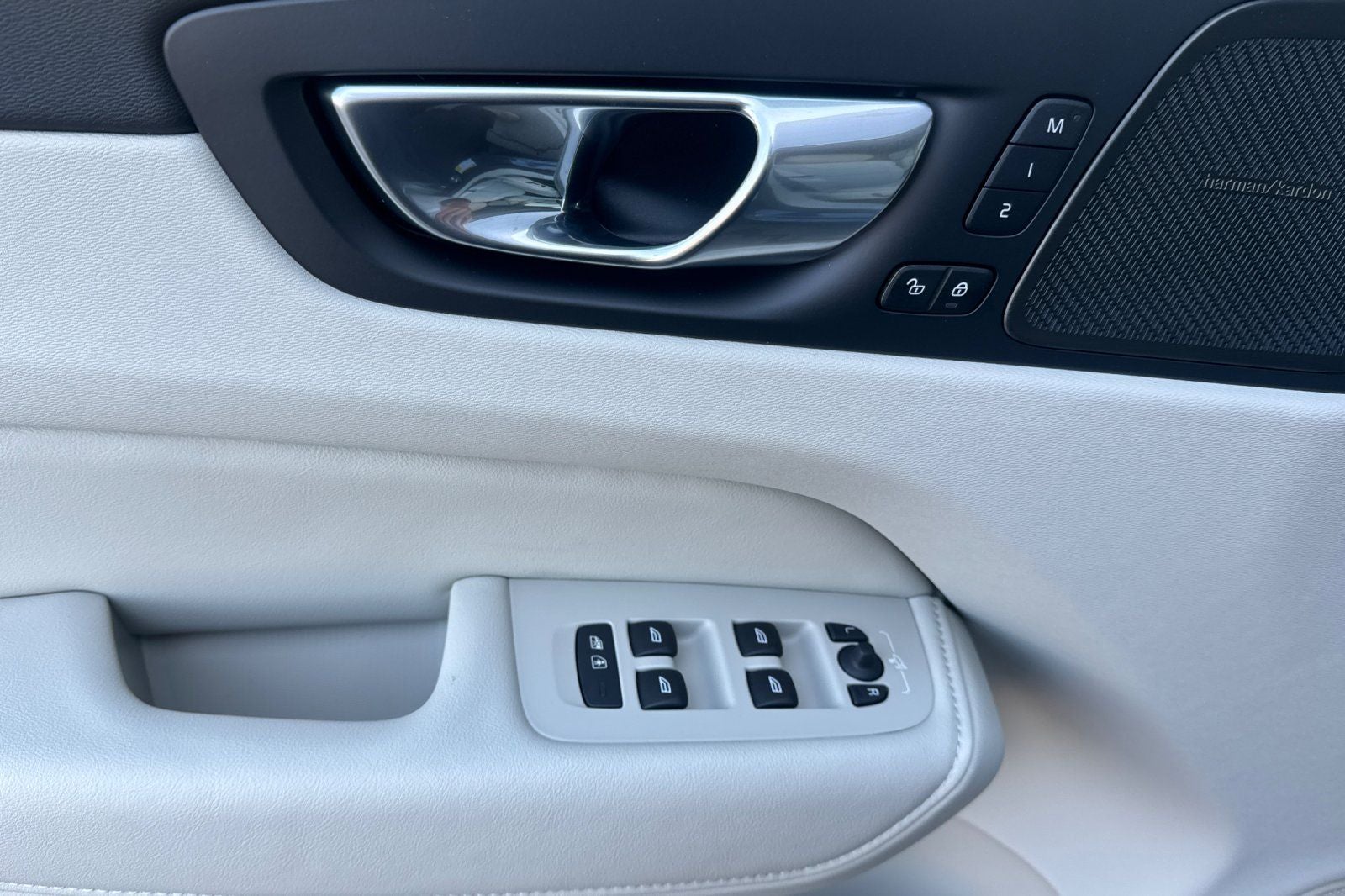 2026 Volvo XC60 Plug-In Hybrid T8 Ultra