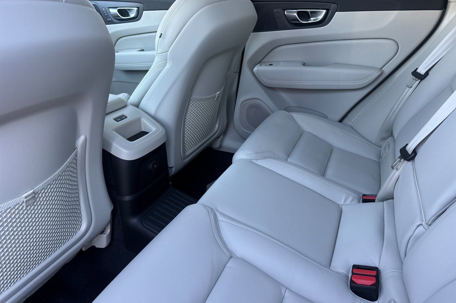 2026 Volvo XC60 Plug-In Hybrid T8 Ultra