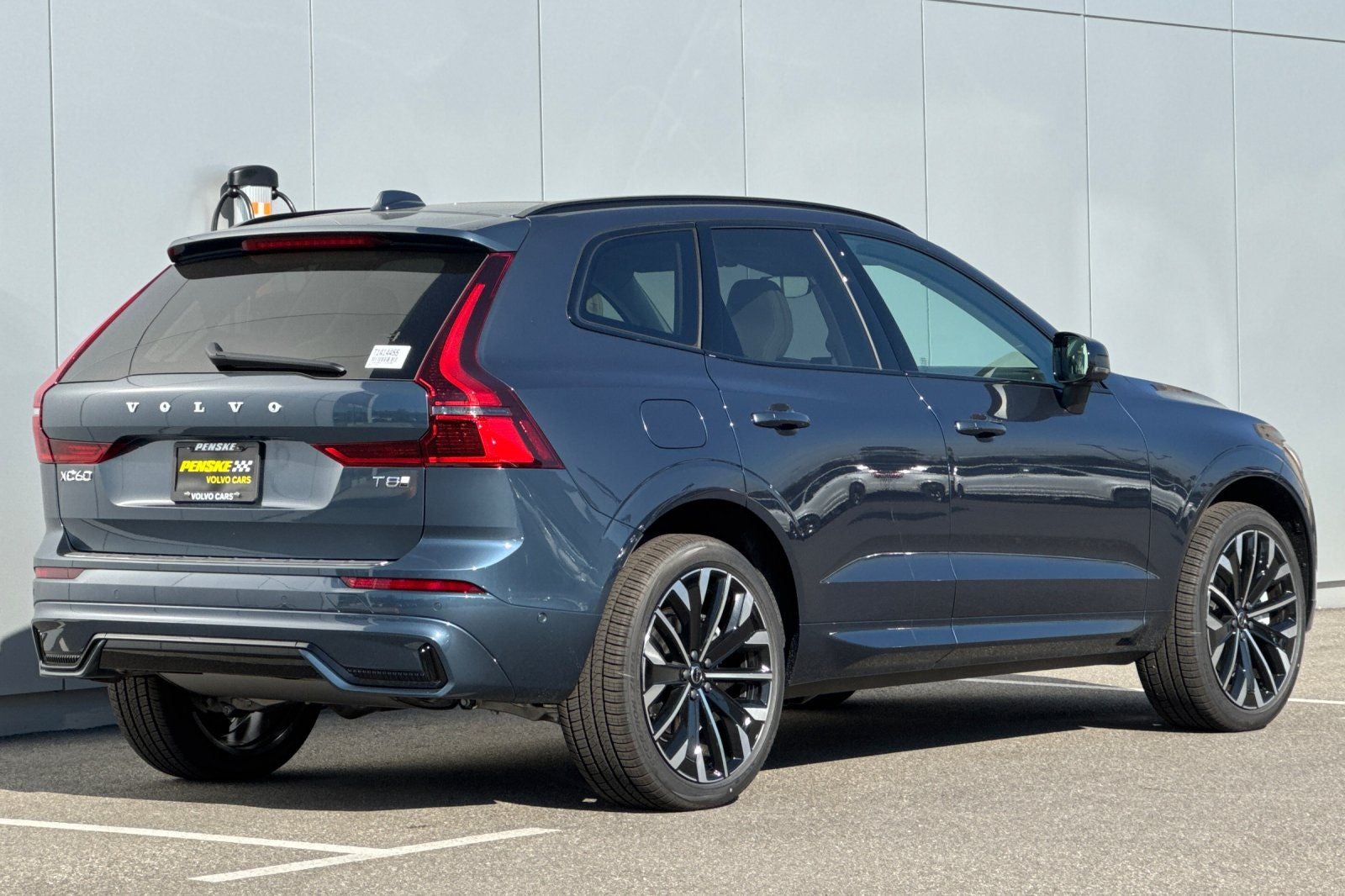 2026 Volvo XC60 Plug-In Hybrid T8 Ultra