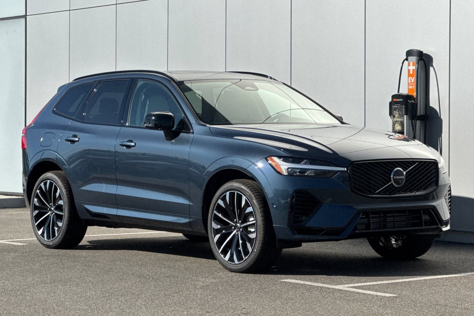 2026 Volvo XC60 Plug-In Hybrid T8 Ultra