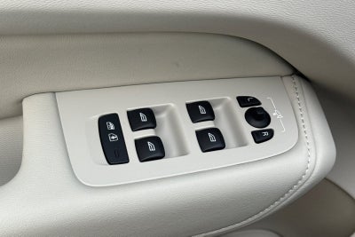 2026 Volvo XC60 Plug-In Hybrid T8 Ultra