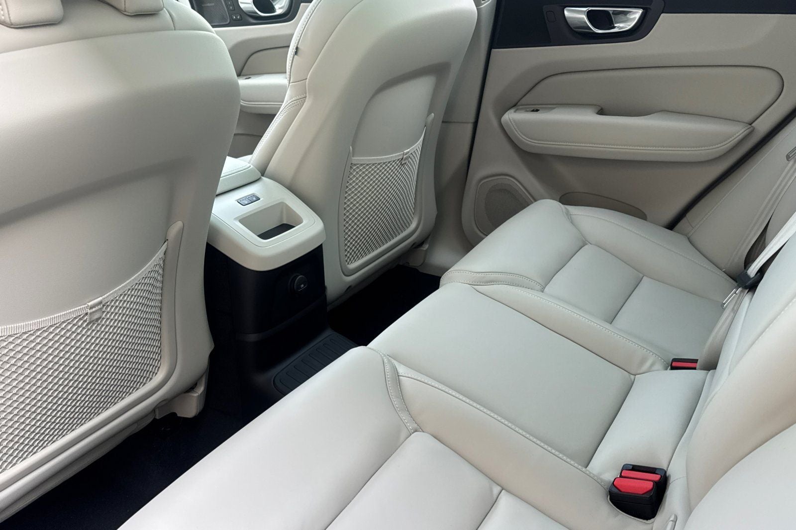 2026 Volvo XC60 Plug-In Hybrid T8 Ultra