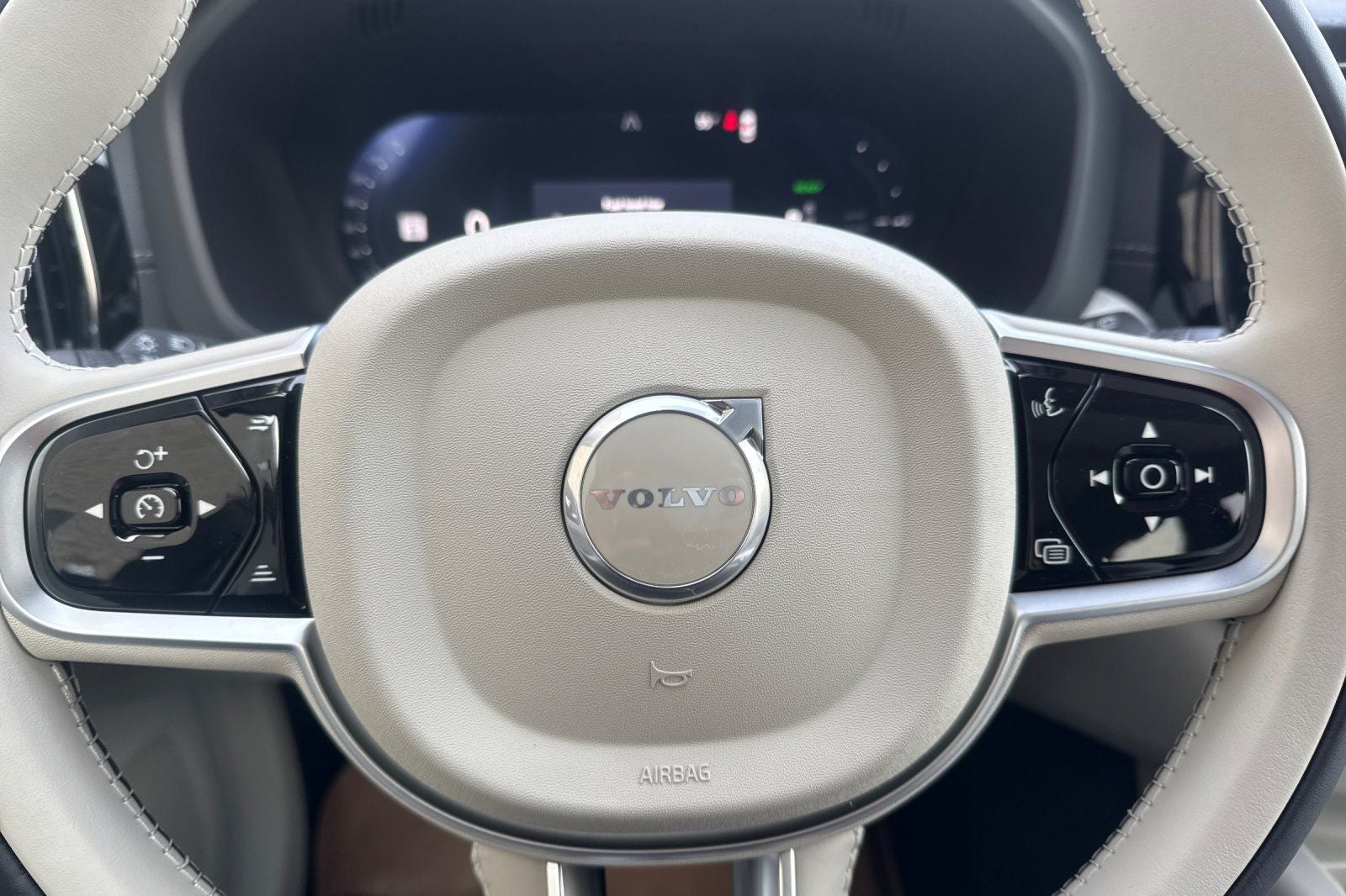 2026 Volvo XC60 Plug-In Hybrid T8 Ultra