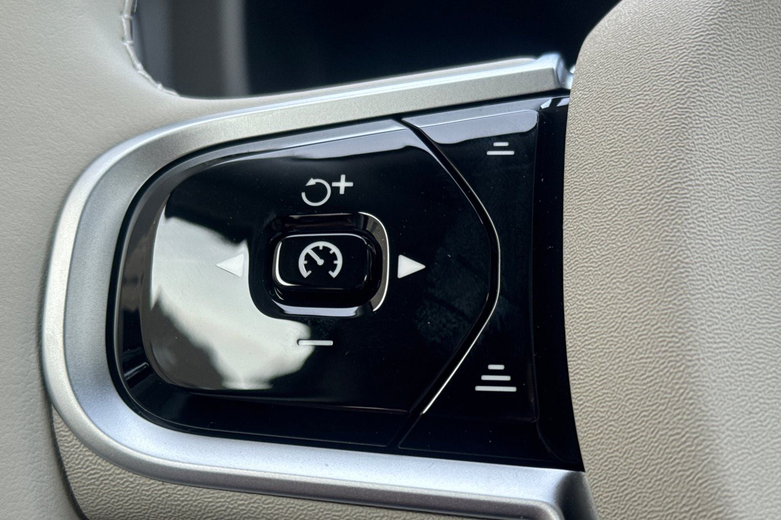 2026 Volvo XC60 Plug-In Hybrid T8 Ultra