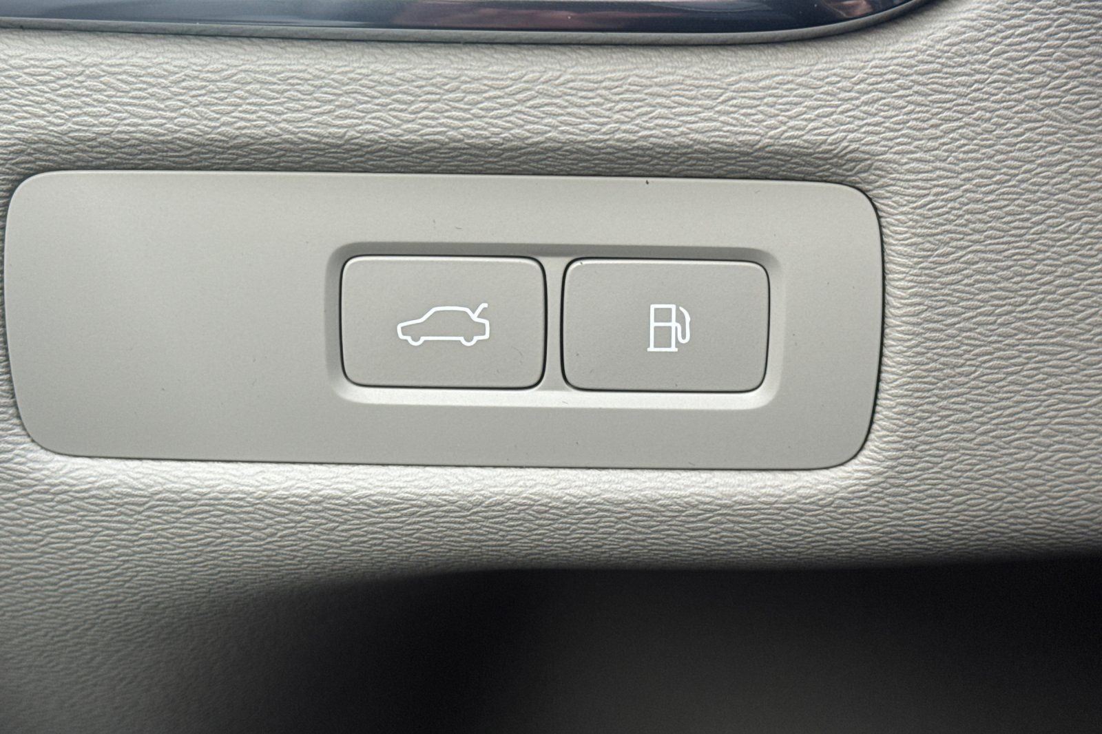 2026 Volvo XC60 Plug-In Hybrid T8 Ultra