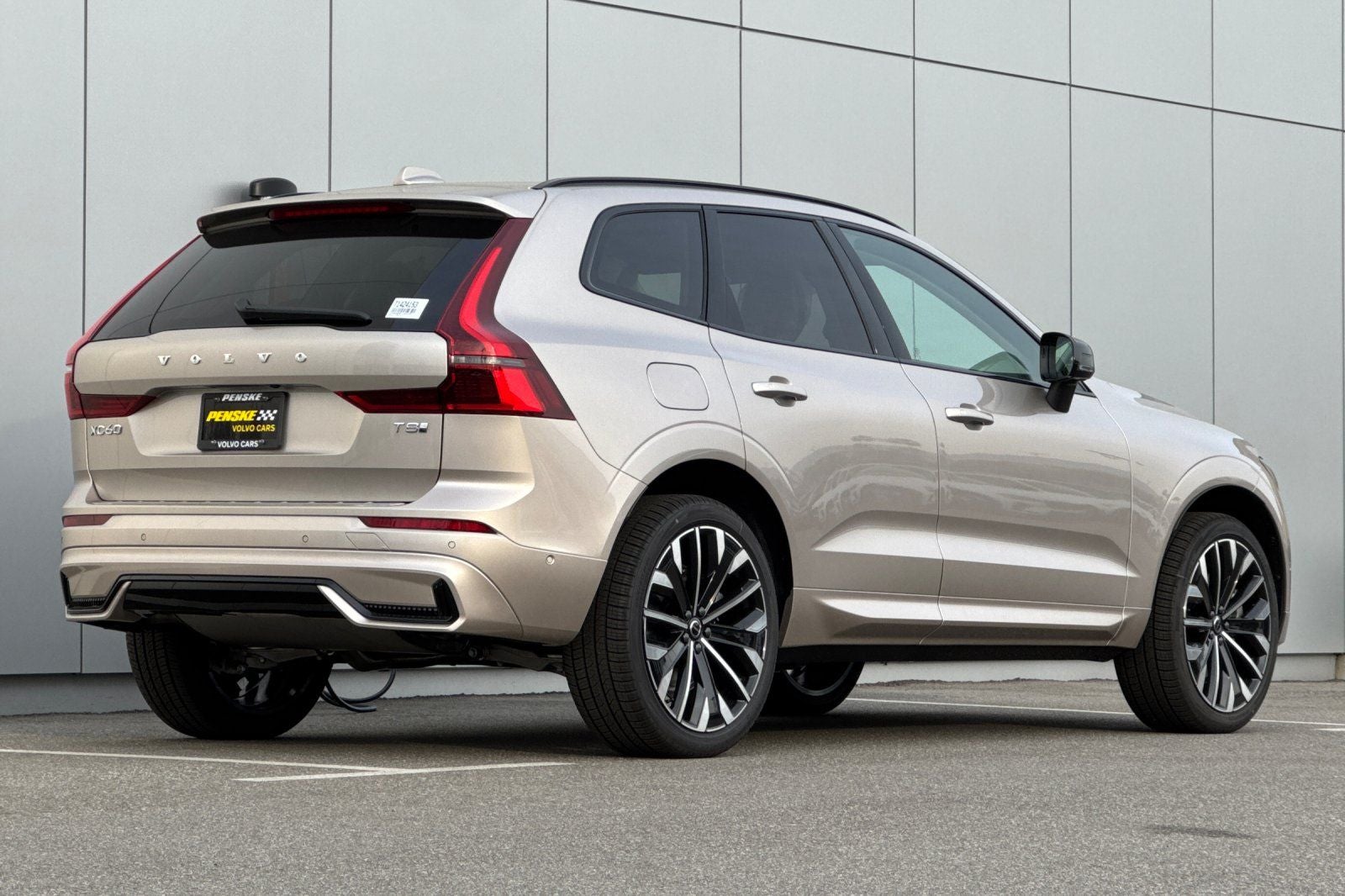 2026 Volvo XC60 Plug-In Hybrid T8 Ultra
