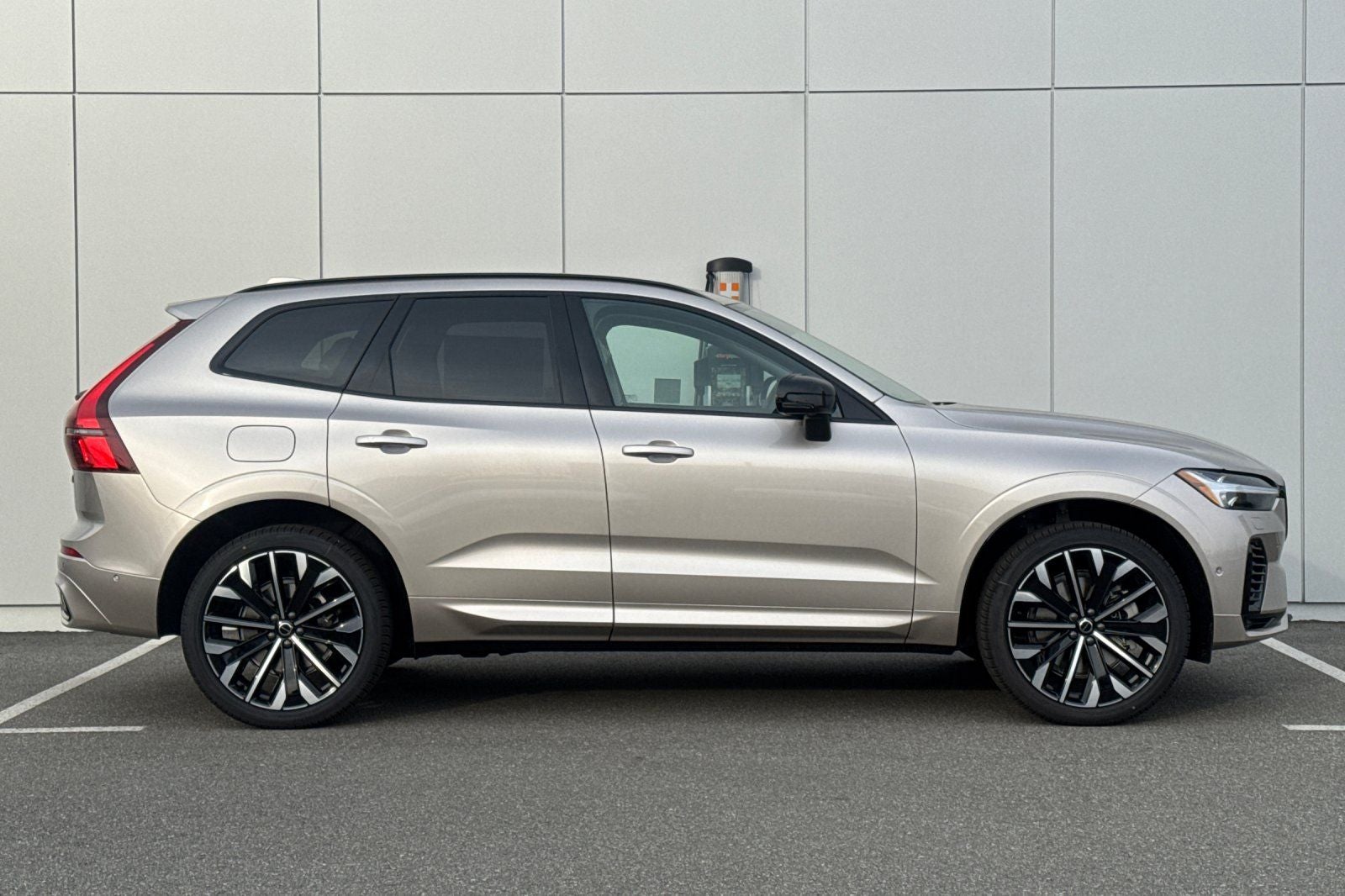 2026 Volvo XC60 Plug-In Hybrid T8 Ultra