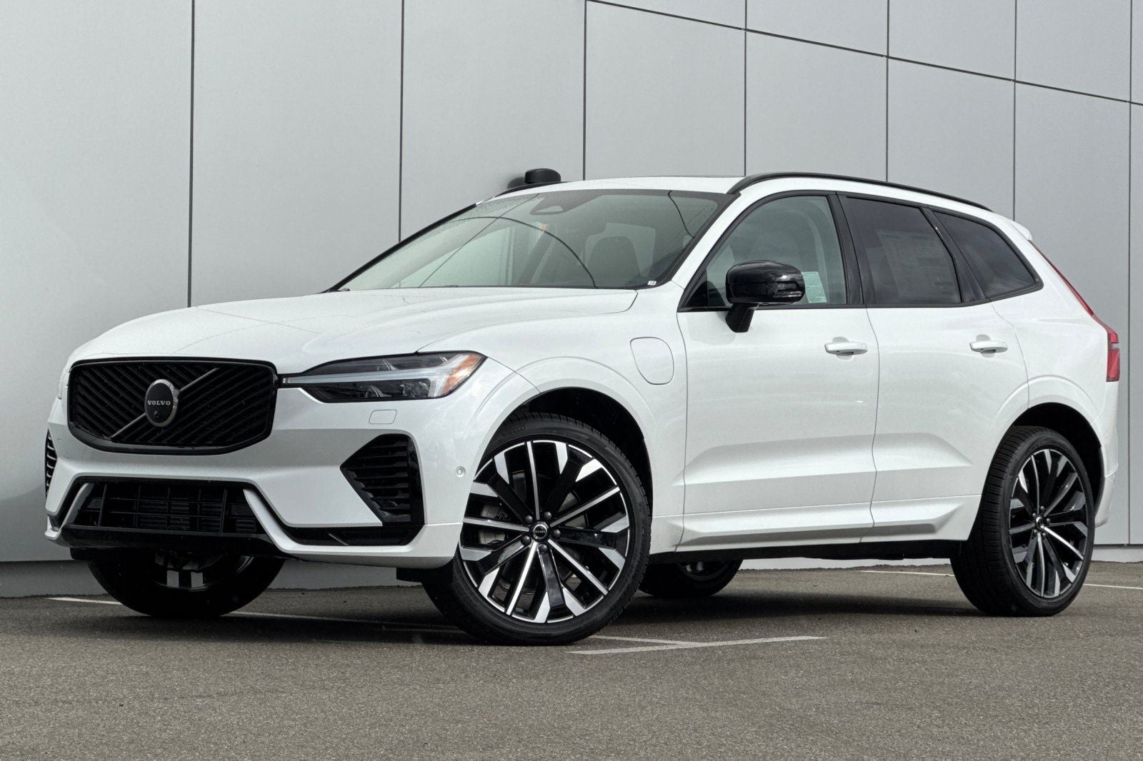 2026 Volvo XC60 Plug-In Hybrid T8 Ultra