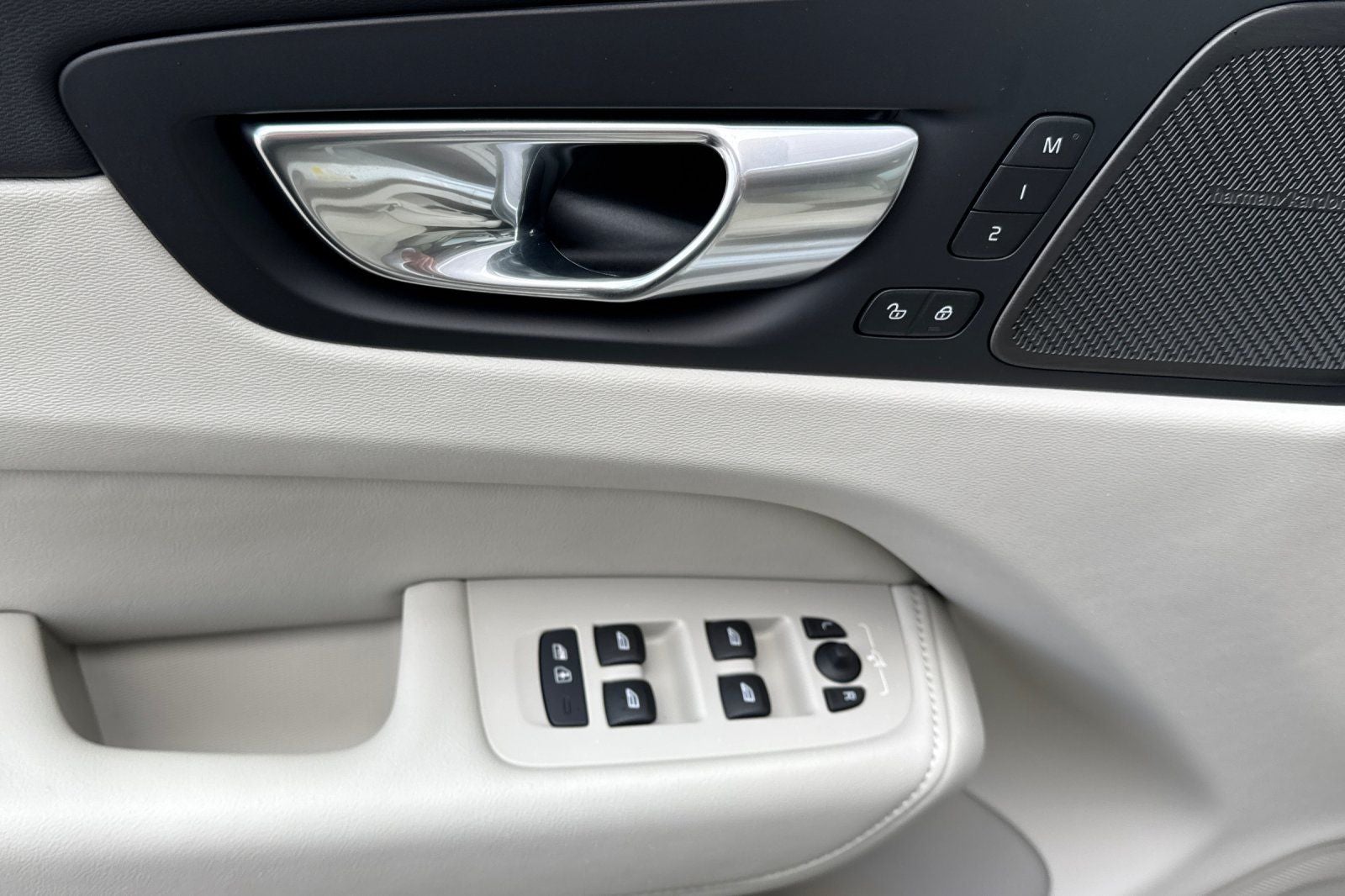 2026 Volvo XC60 Plug-In Hybrid T8 Ultra