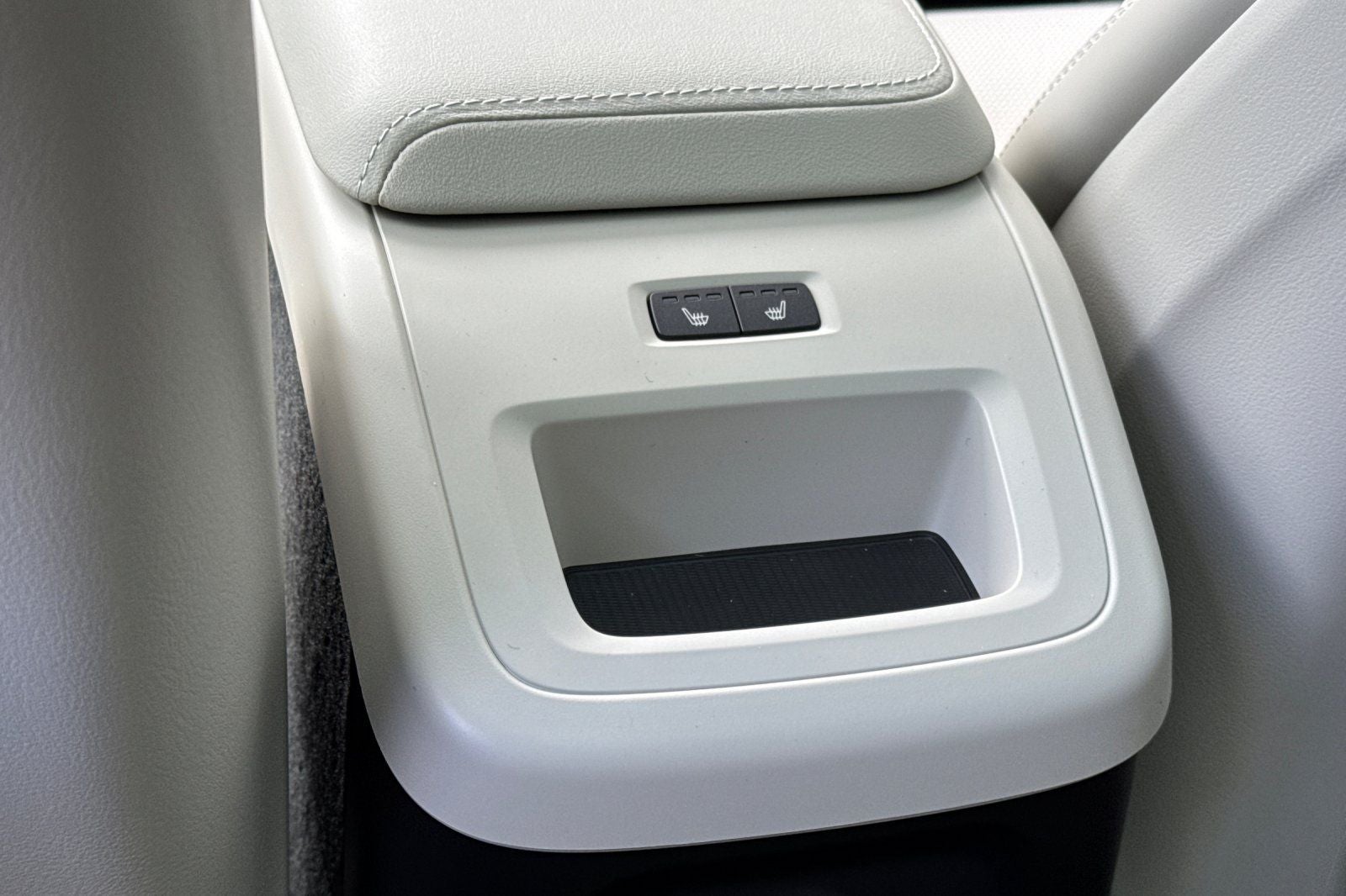 2026 Volvo XC60 Plug-In Hybrid T8 Ultra