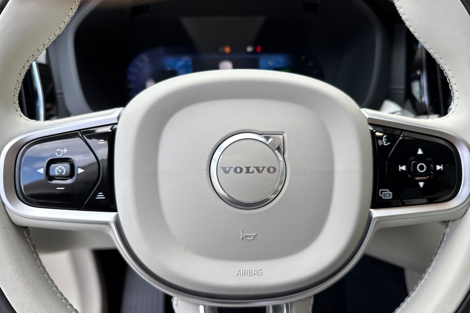 2026 Volvo XC60 Plug-In Hybrid T8 Ultra