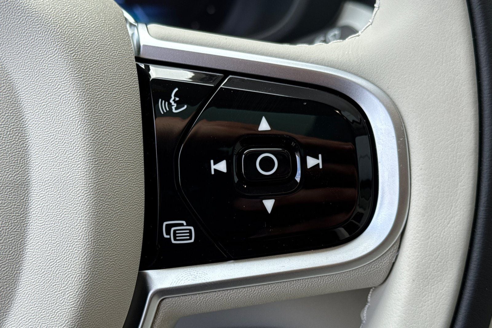 2026 Volvo XC60 Plug-In Hybrid T8 Ultra