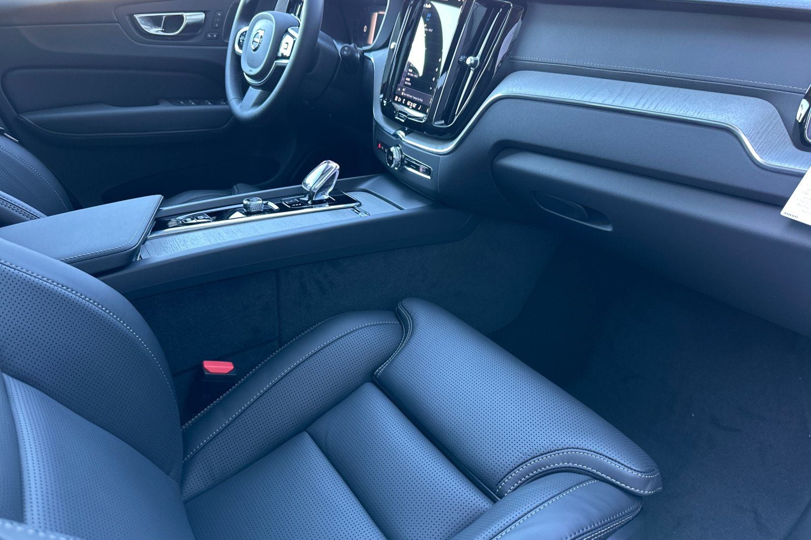 2025 Volvo XC60 Plug-In Hybrid T8 Ultra