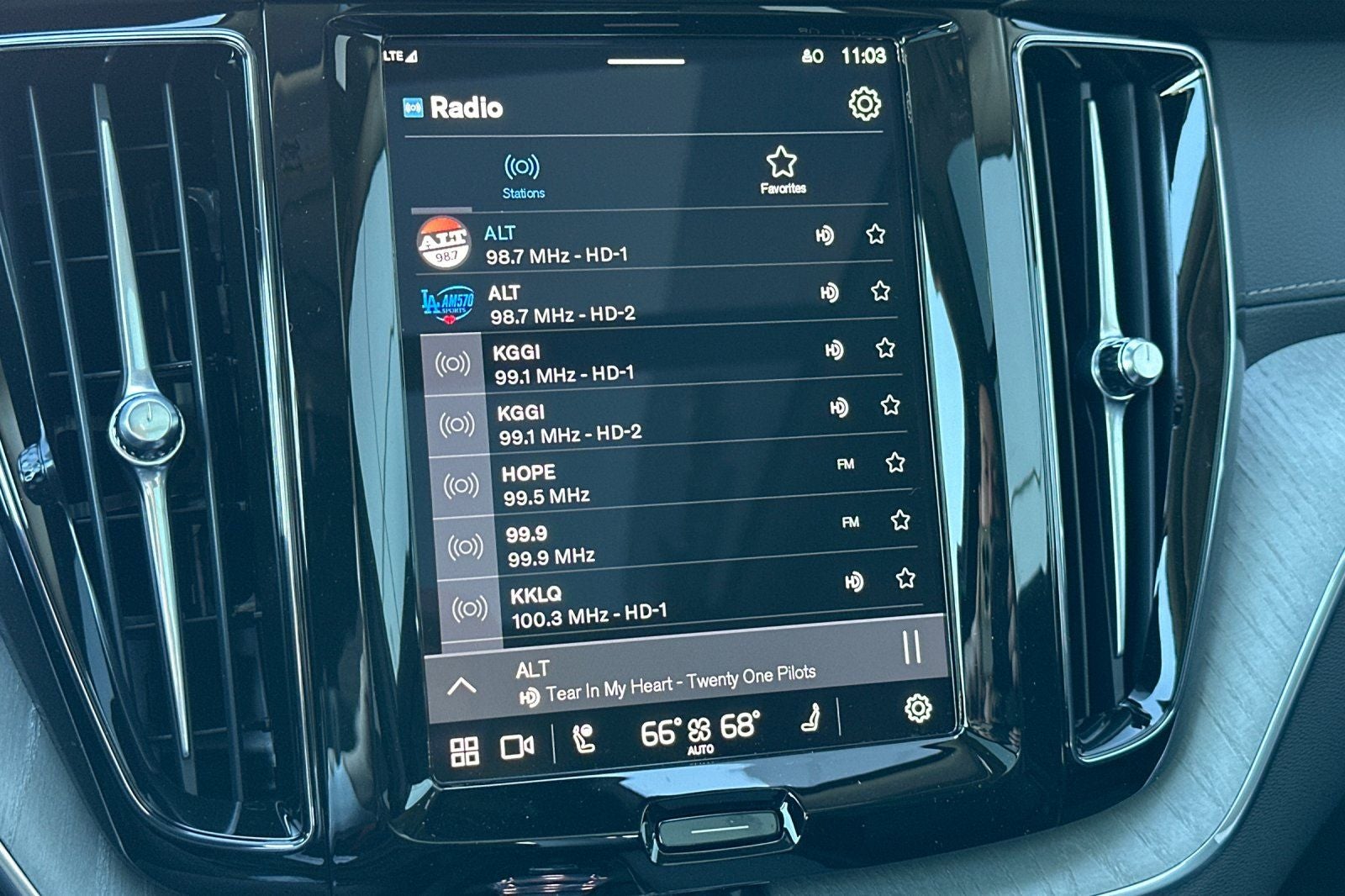 2025 Volvo XC60 Plug-In Hybrid T8 Ultra