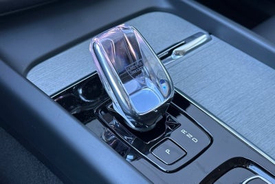 2025 Volvo XC60 Plug-In Hybrid T8 Ultra