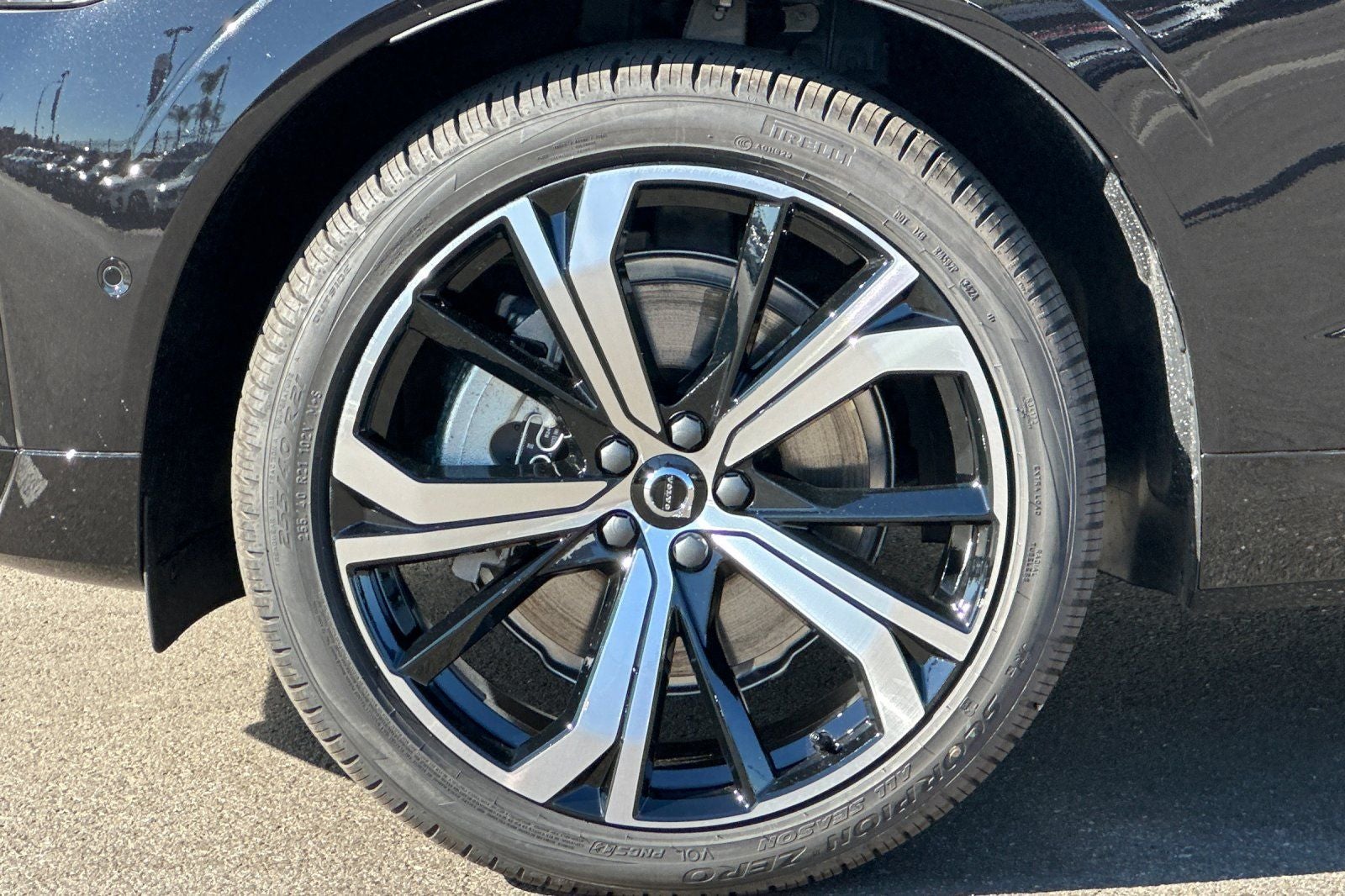 2025 Volvo XC60 Plug-In Hybrid T8 Ultra