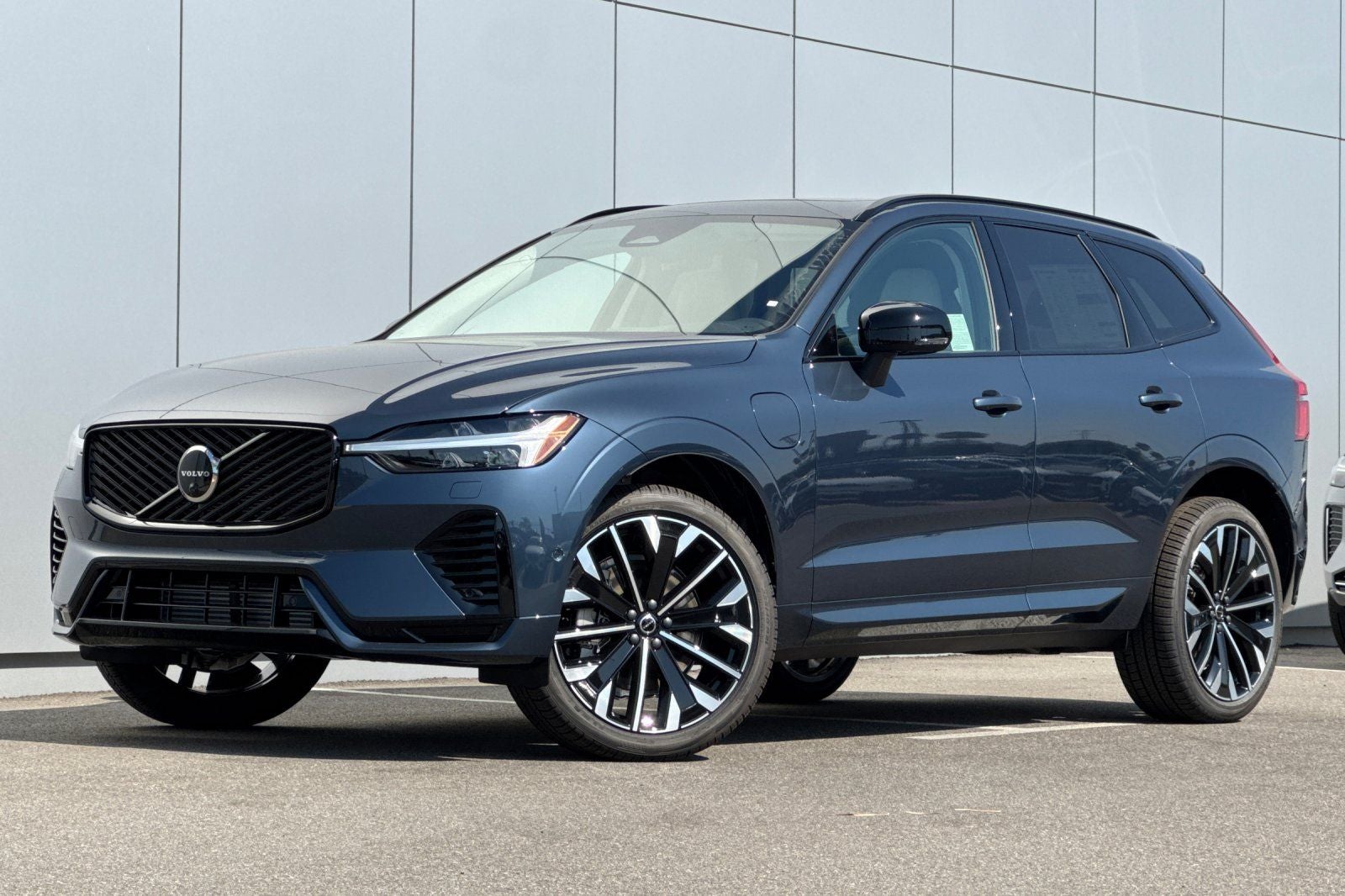 2026 Volvo XC60 Plug-In Hybrid T8 Ultra