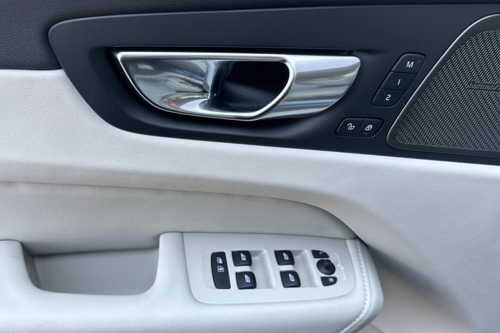 2026 Volvo XC60 Plug-In Hybrid T8 Ultra
