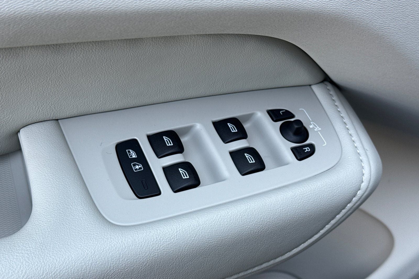 2026 Volvo XC60 Plug-In Hybrid T8 Ultra