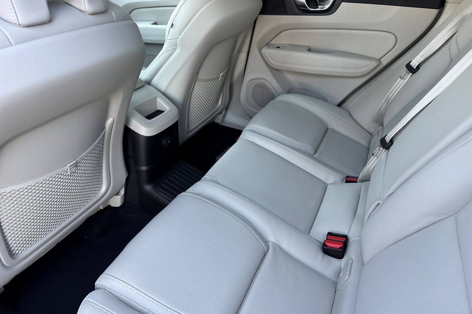 2026 Volvo XC60 Plug-In Hybrid T8 Ultra