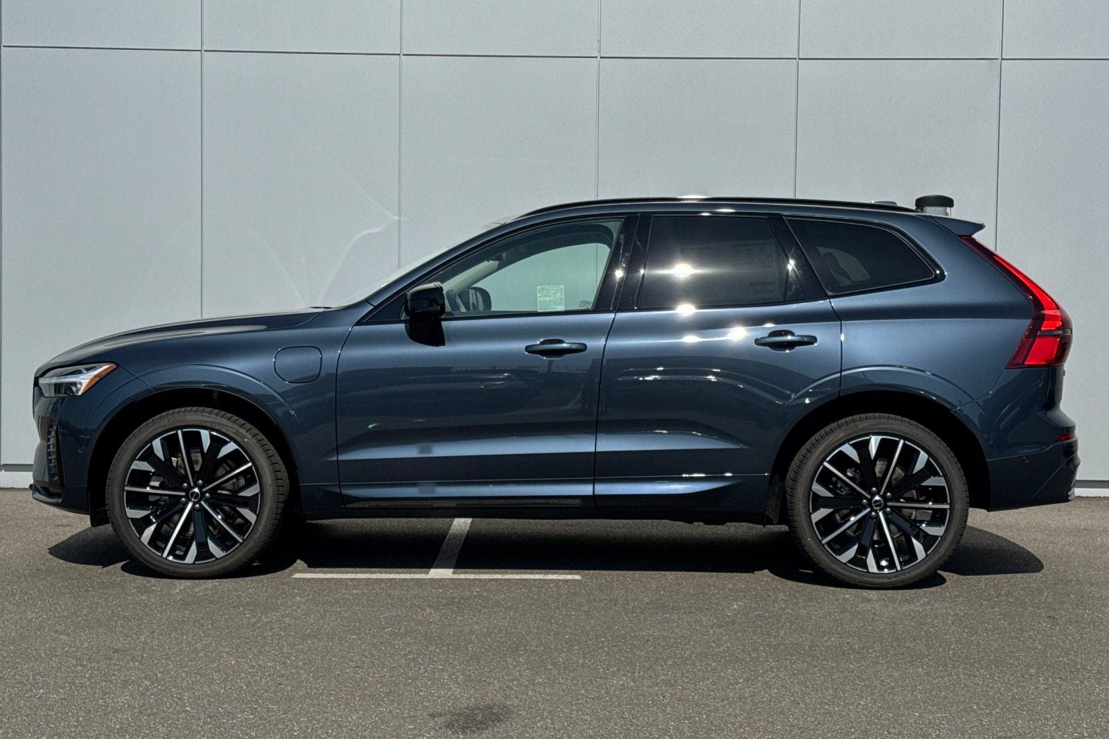 2026 Volvo XC60 Plug-In Hybrid T8 Ultra