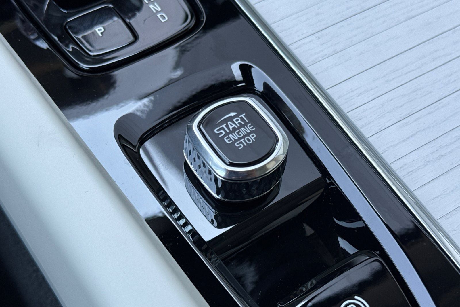 2026 Volvo XC60 Plug-In Hybrid T8 Ultra