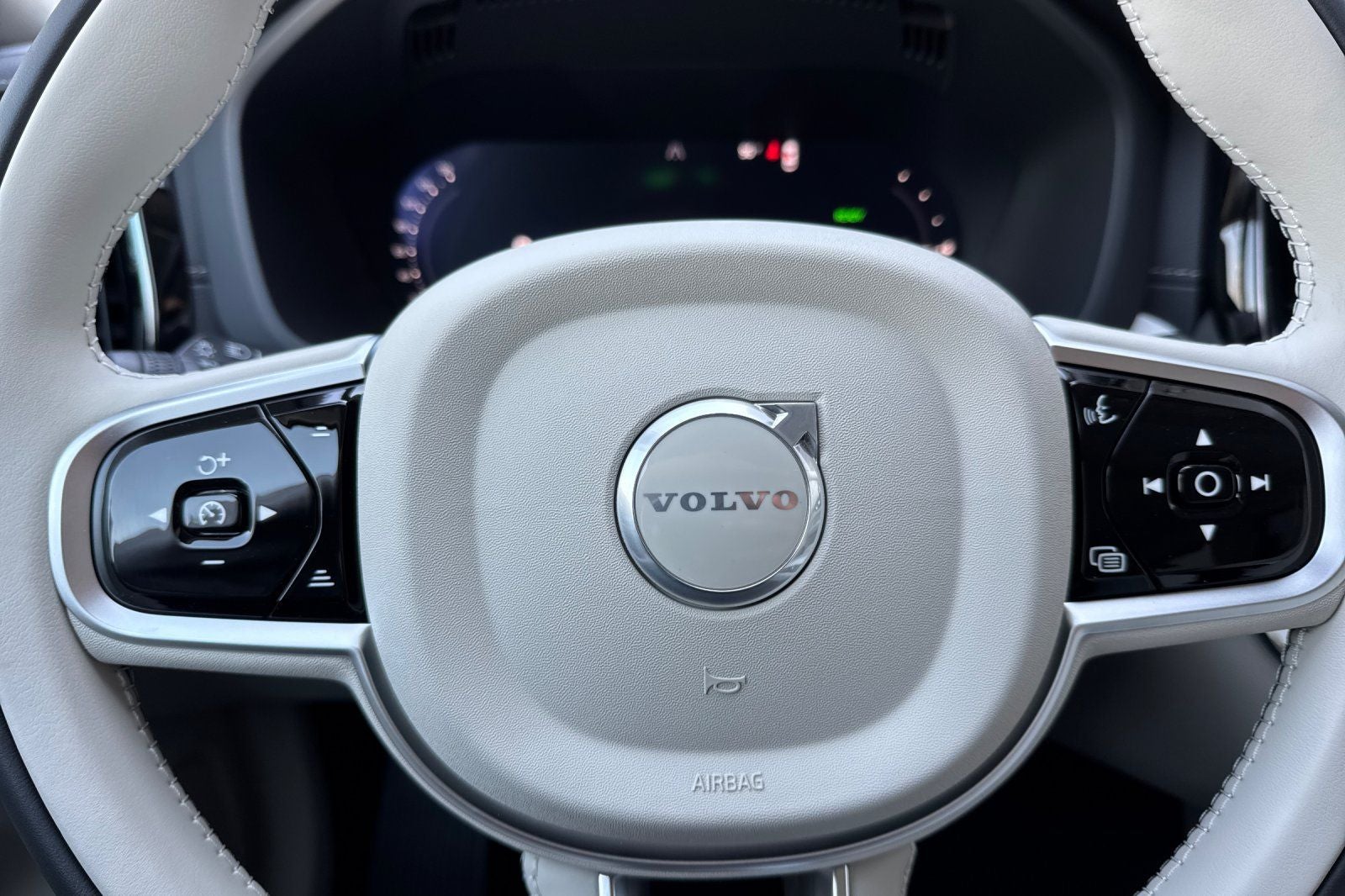 2026 Volvo XC60 Plug-In Hybrid T8 Ultra