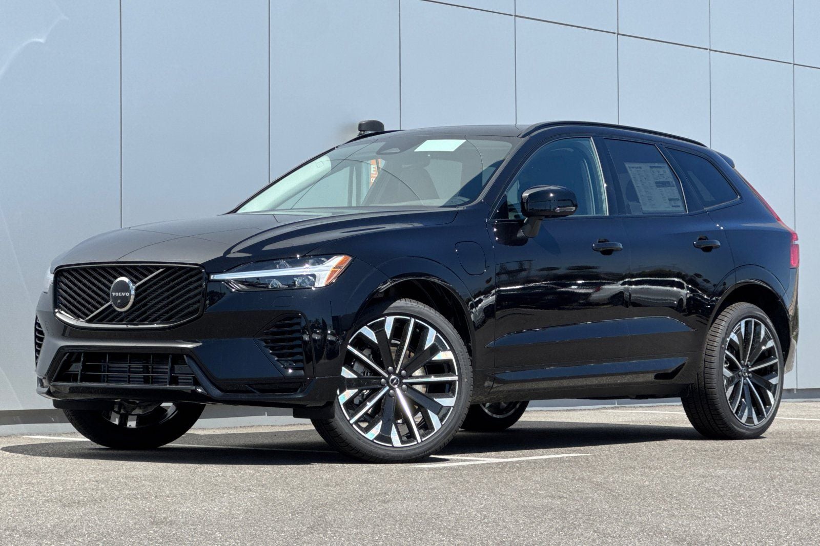 2026 Volvo XC60 Plug-In Hybrid T8 Ultra
