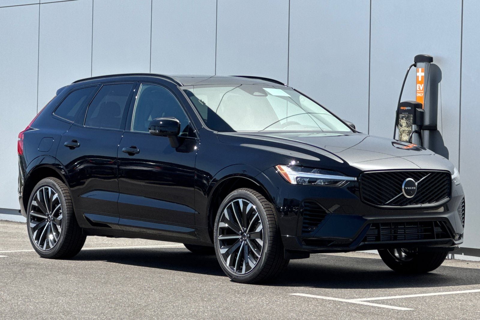 2026 Volvo XC60 Plug-In Hybrid T8 Ultra