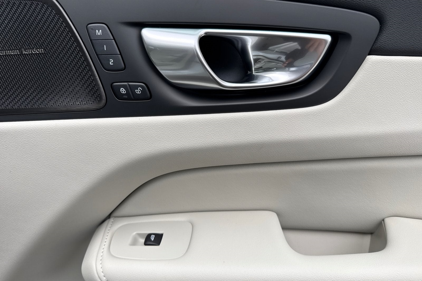 2026 Volvo XC60 Plug-In Hybrid T8 Ultra