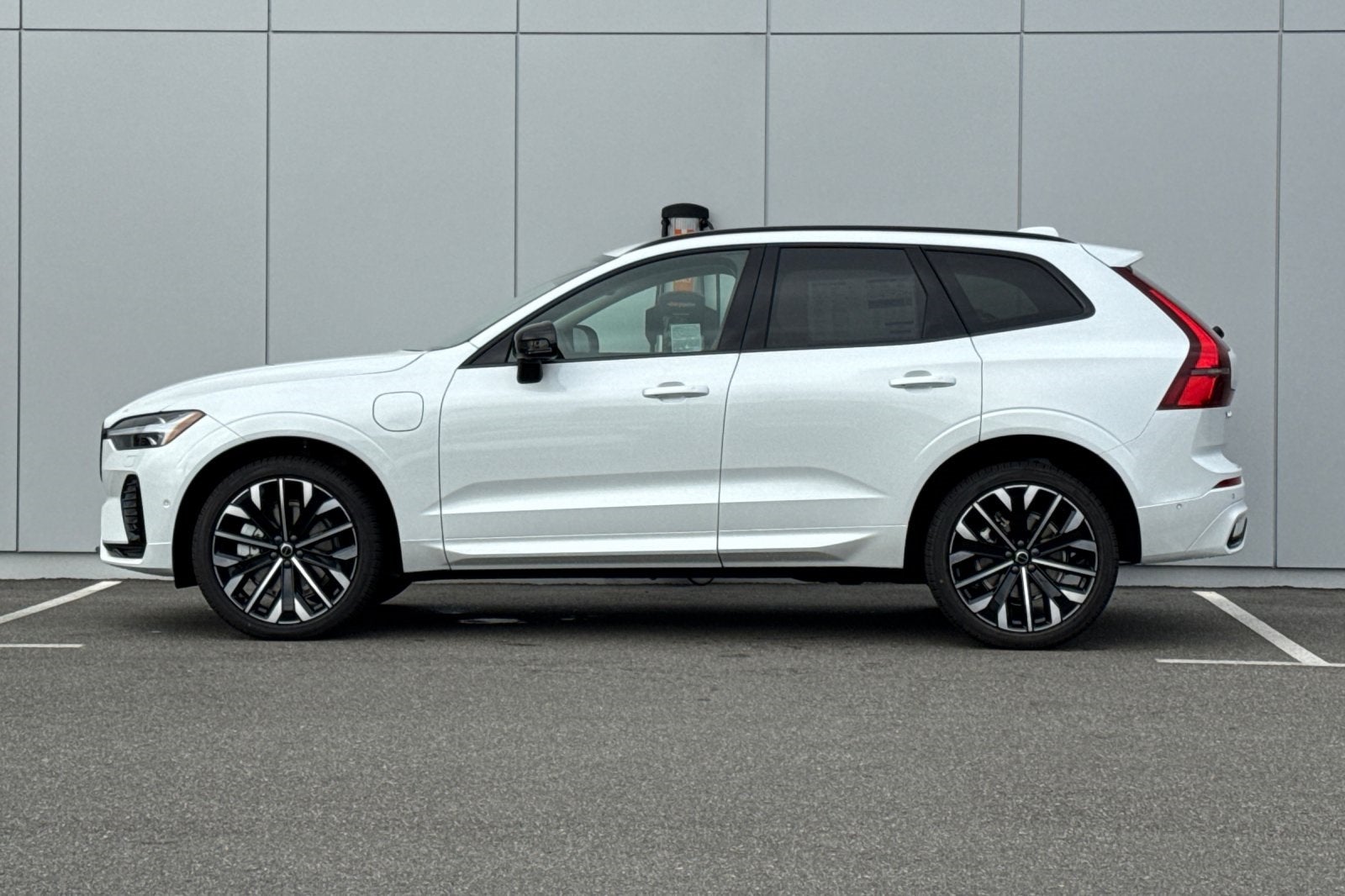 2026 Volvo XC60 Plug-In Hybrid T8 Ultra