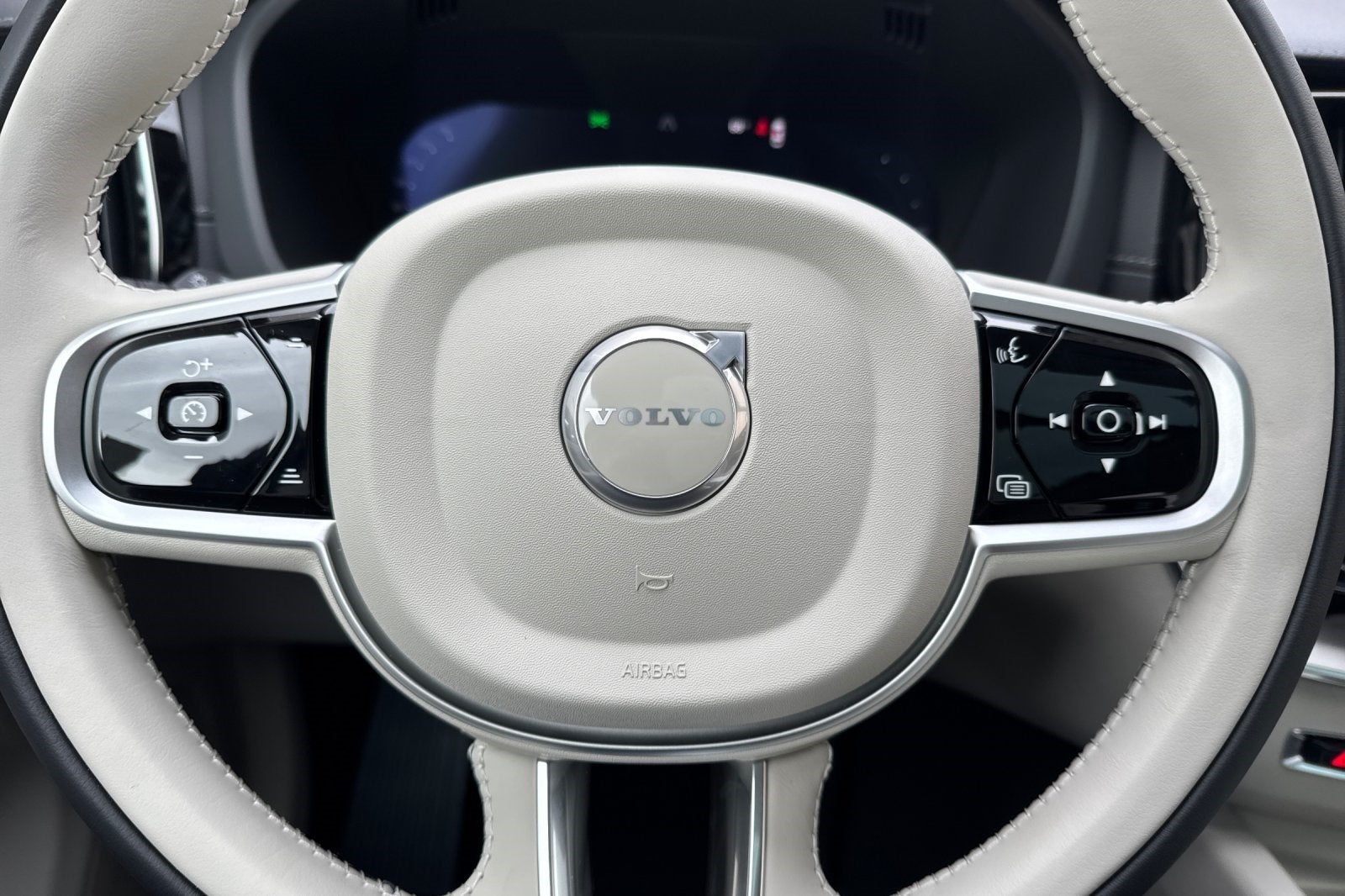 2026 Volvo XC60 Plug-In Hybrid T8 Ultra