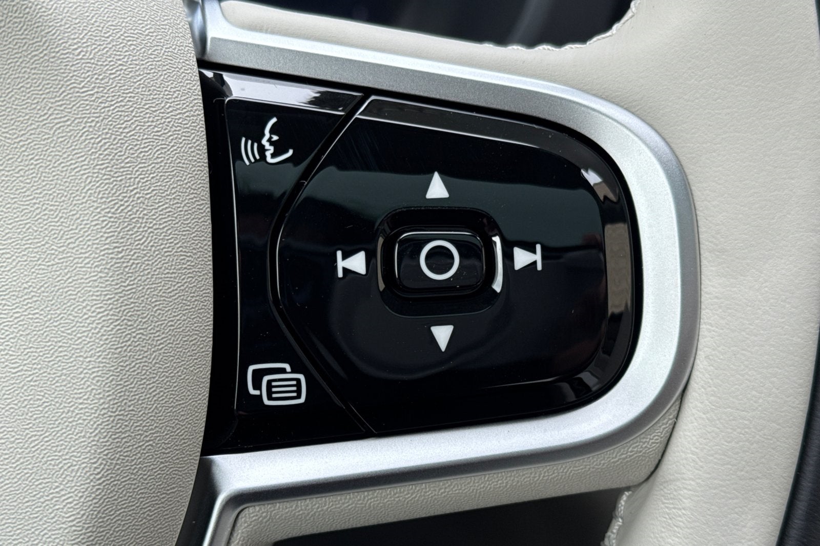 2026 Volvo XC60 Plug-In Hybrid T8 Ultra