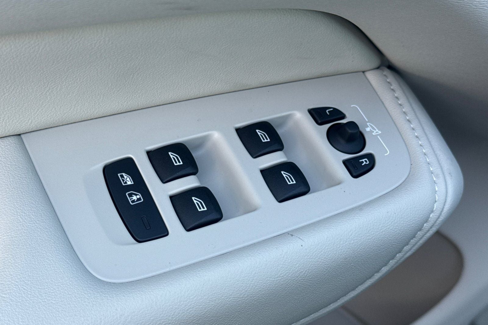 2026 Volvo XC60 Plug-In Hybrid T8 Ultra