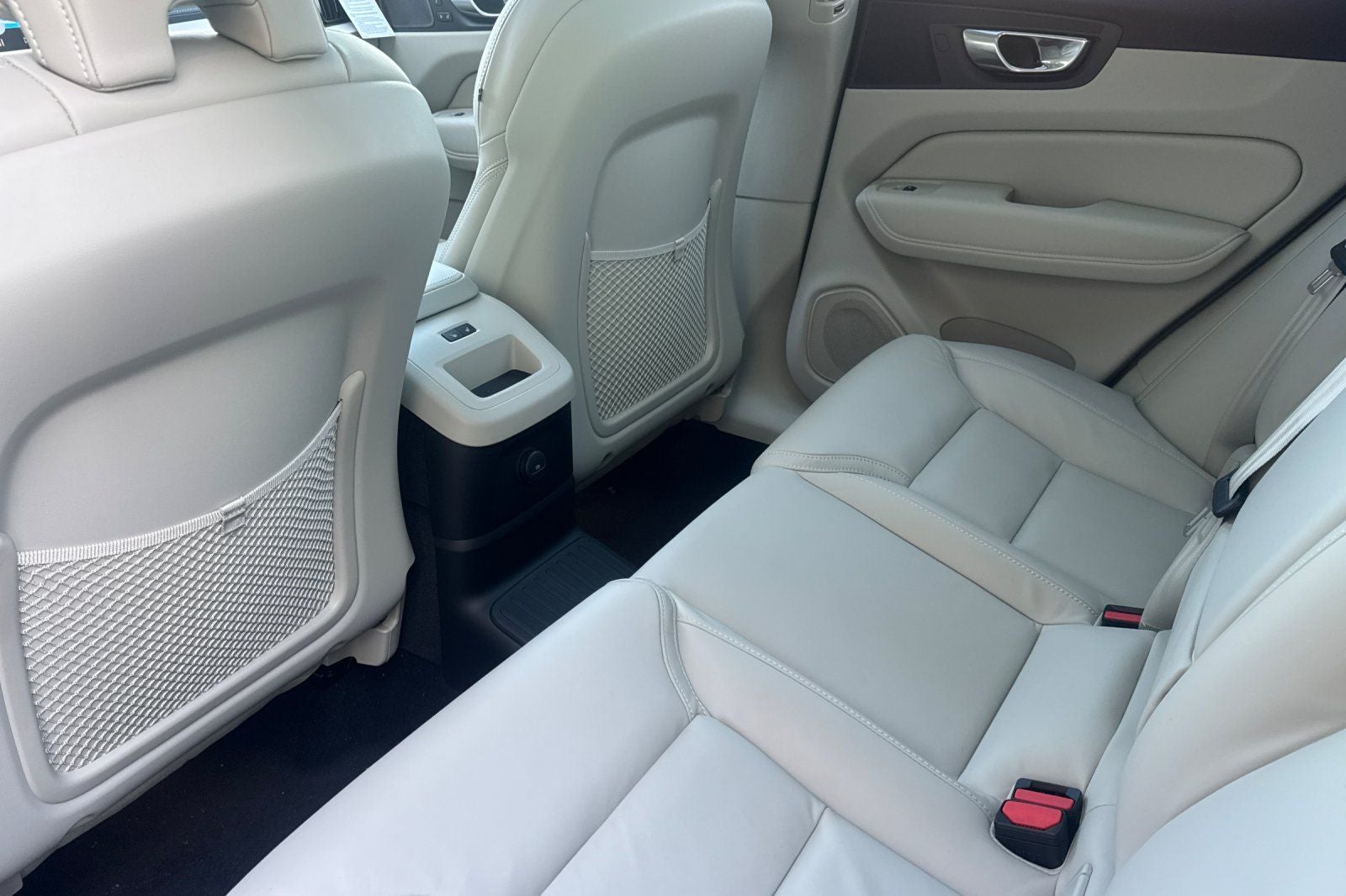 2026 Volvo XC60 Plug-In Hybrid T8 Ultra