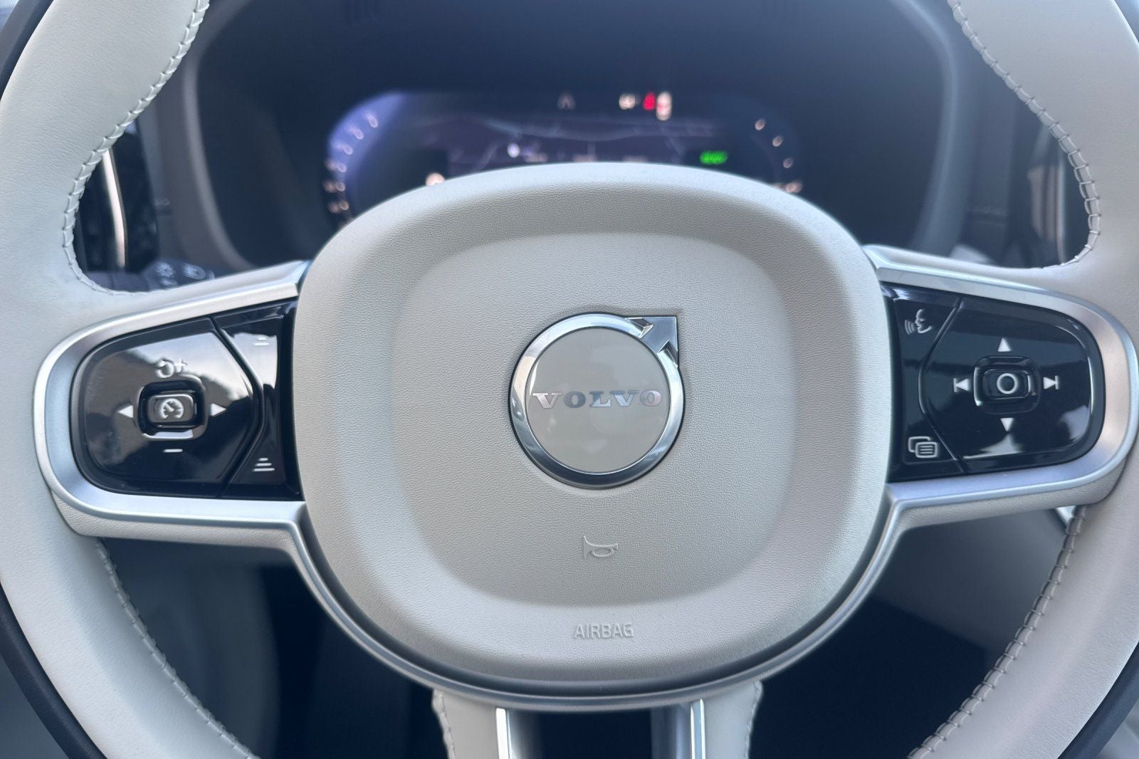 2026 Volvo XC60 Plug-In Hybrid T8 Ultra