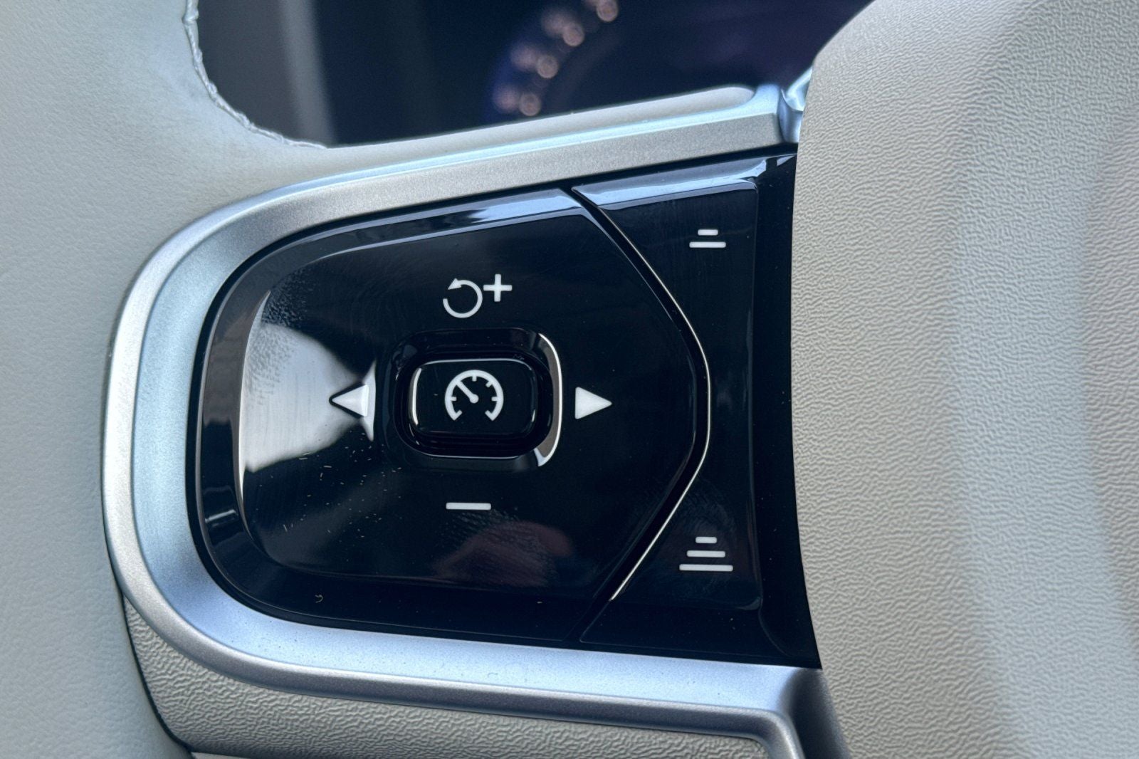 2026 Volvo XC60 Plug-In Hybrid T8 Ultra