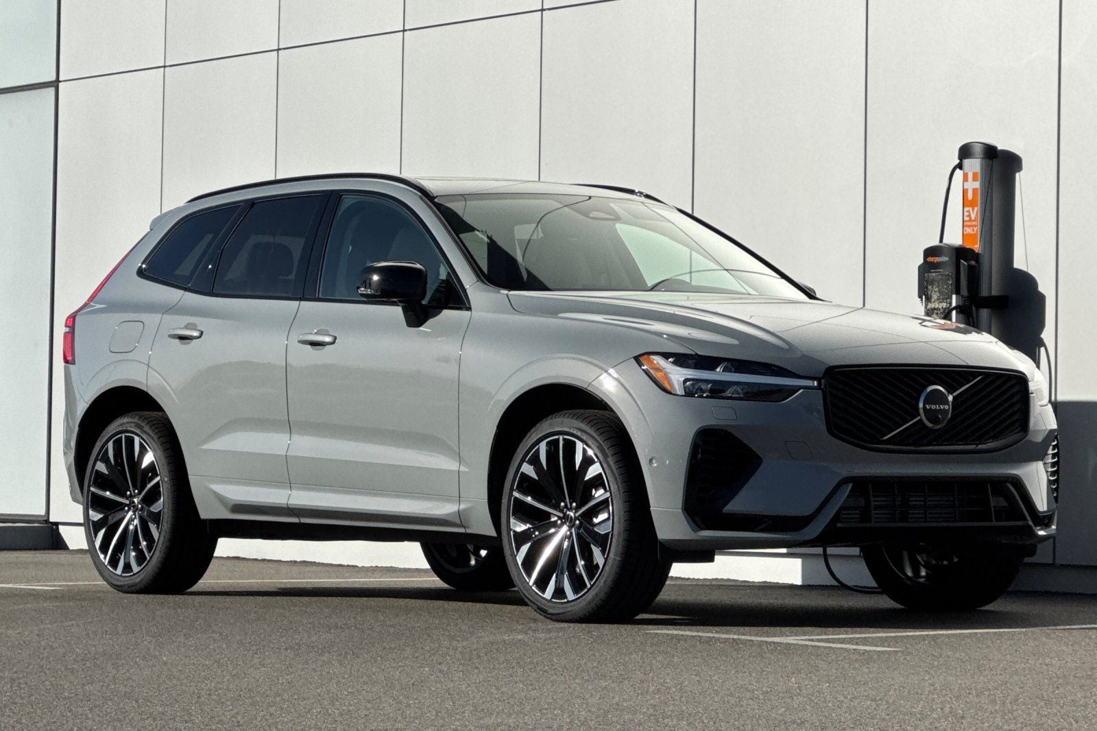 2026 Volvo XC60 Plug-In Hybrid T8 Ultra