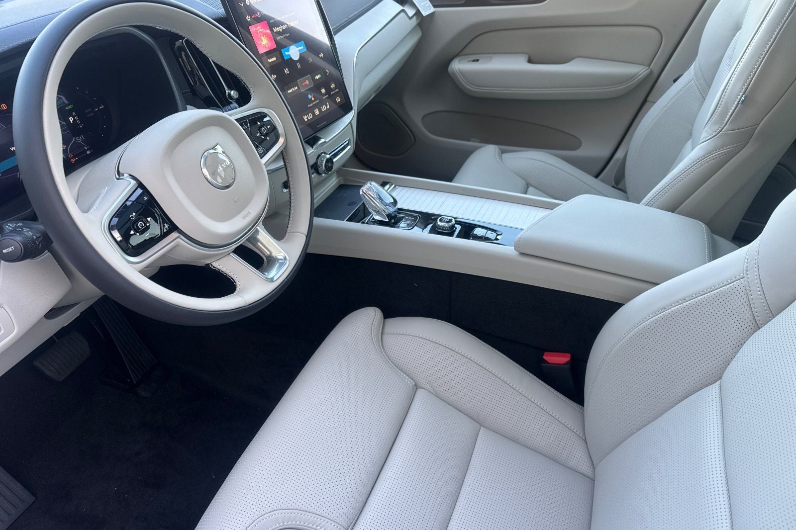 2026 Volvo XC60 Plug-In Hybrid T8 Ultra