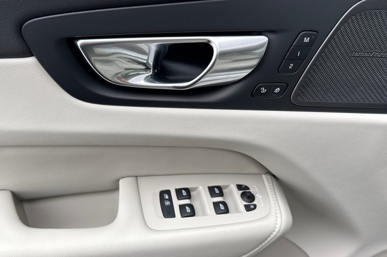 2026 Volvo XC60 Plug-In Hybrid T8 Ultra