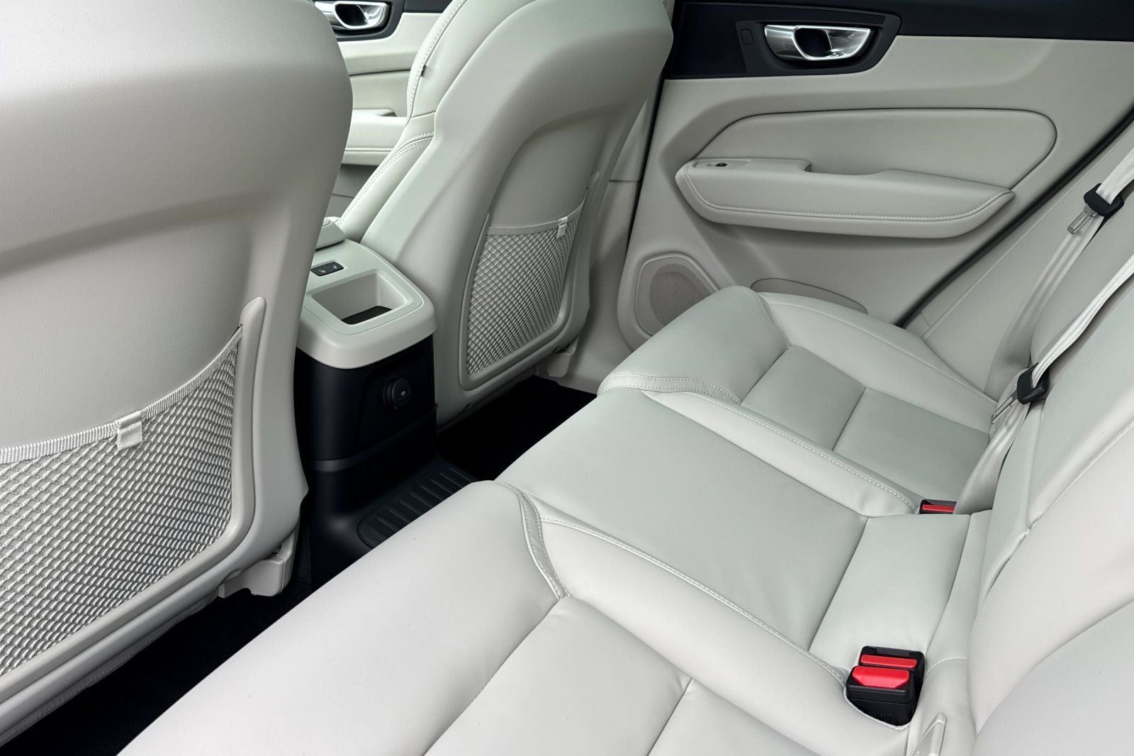 2026 Volvo XC60 Plug-In Hybrid T8 Ultra