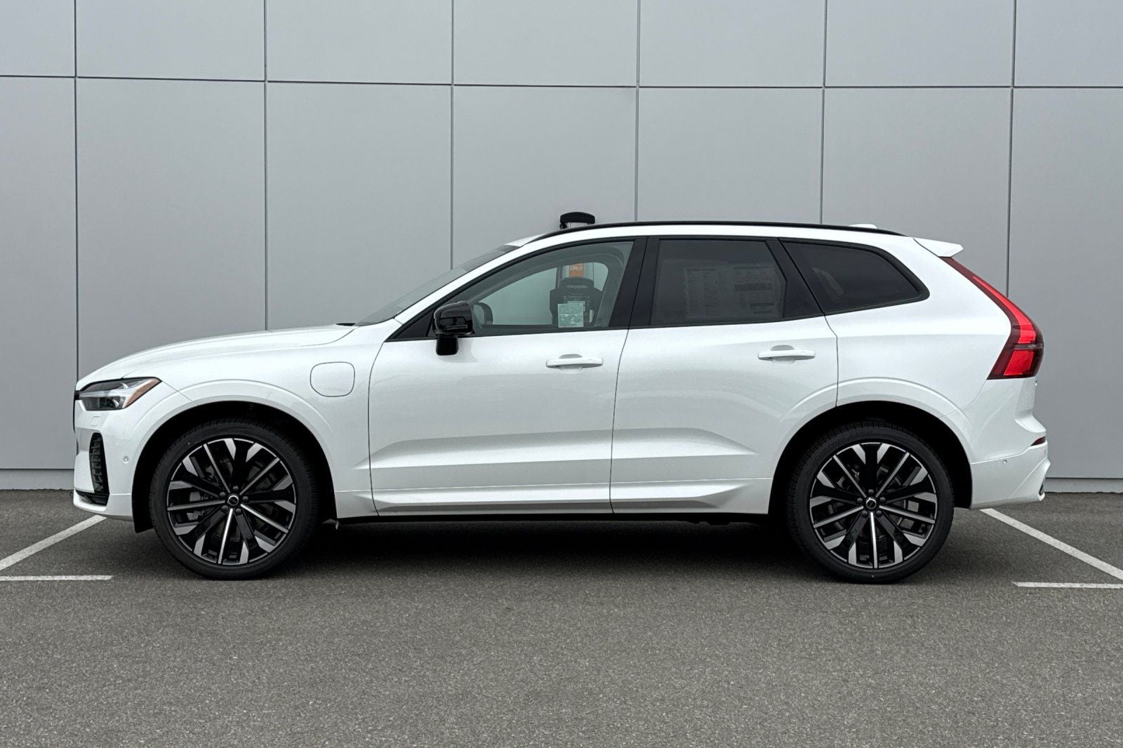 2026 Volvo XC60 Plug-In Hybrid T8 Ultra