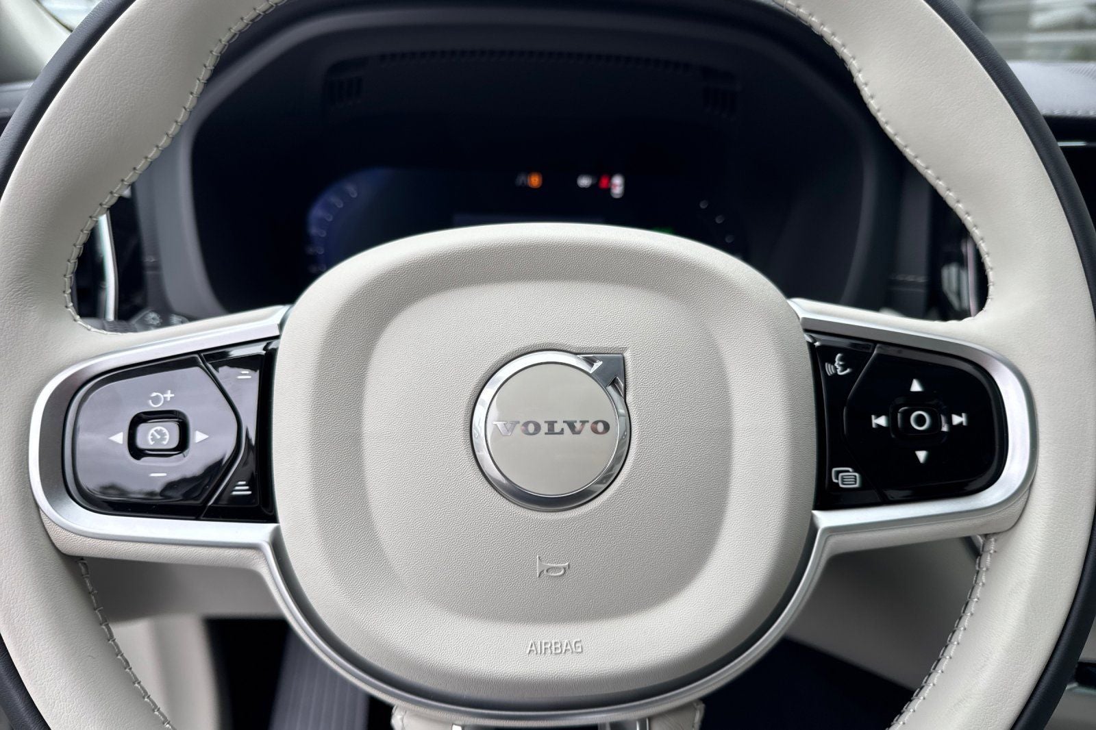 2026 Volvo XC60 Plug-In Hybrid T8 Ultra