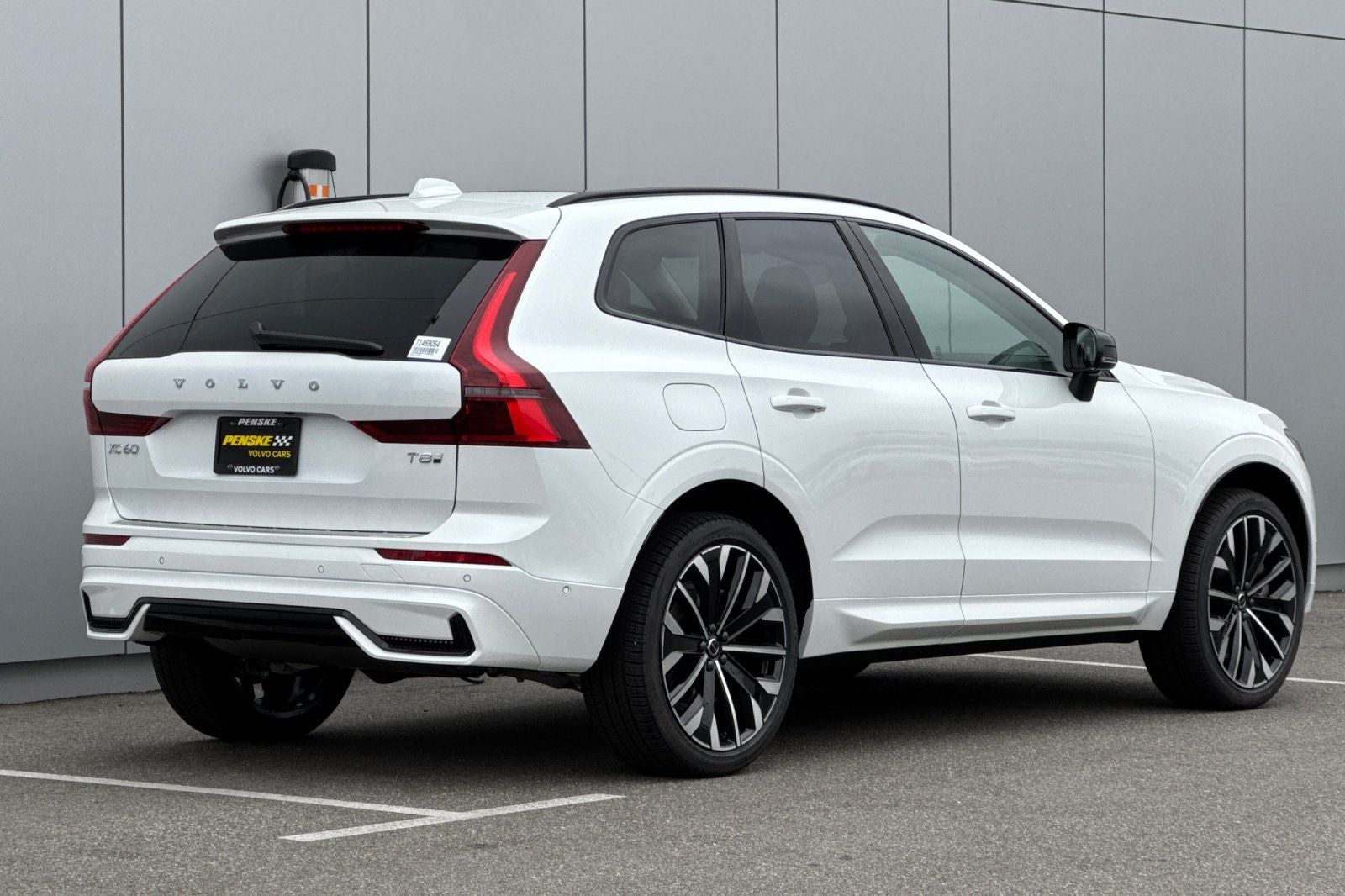 2026 Volvo XC60 Plug-In Hybrid T8 Ultra
