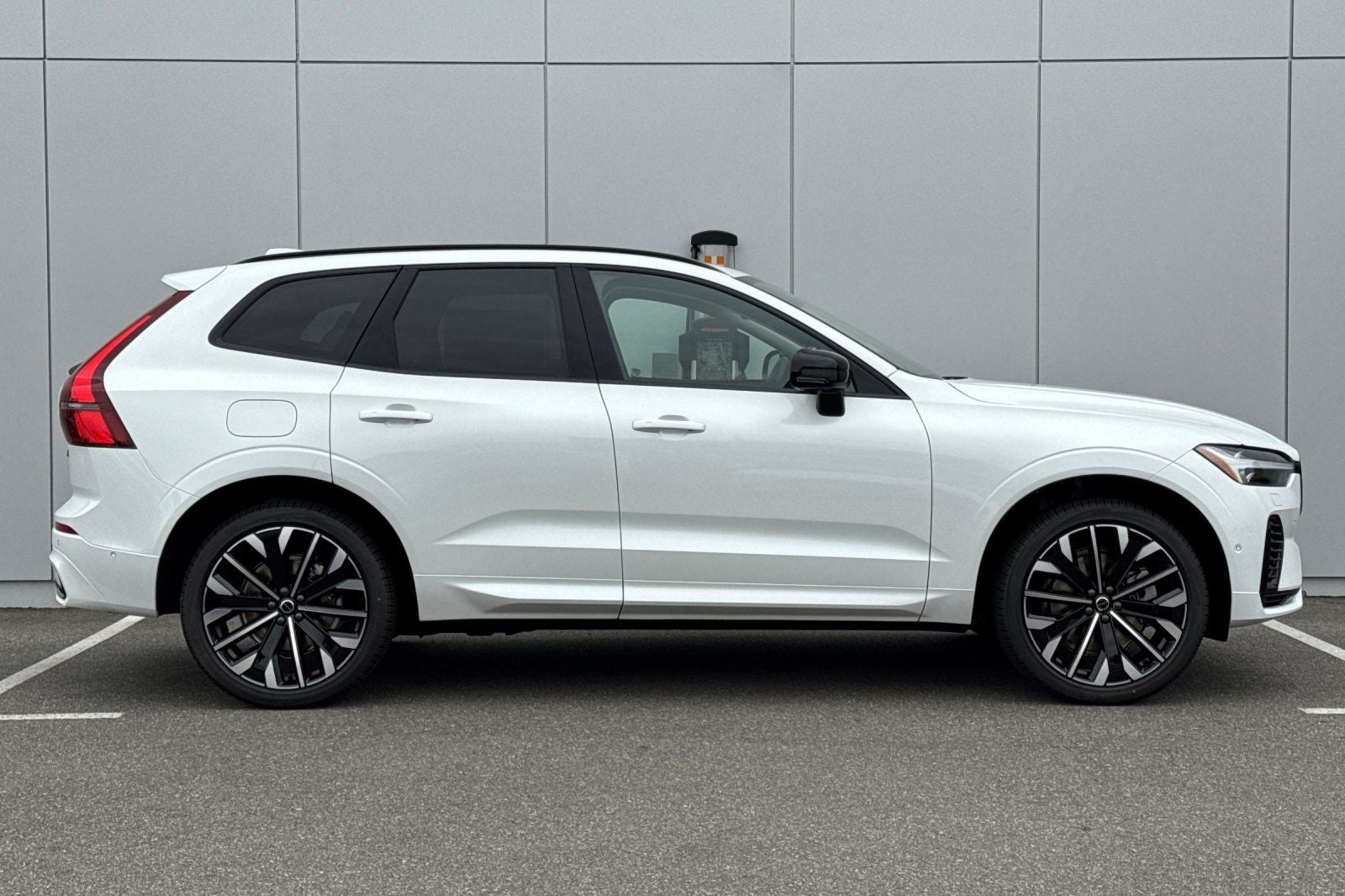 2026 Volvo XC60 Plug-In Hybrid T8 Ultra