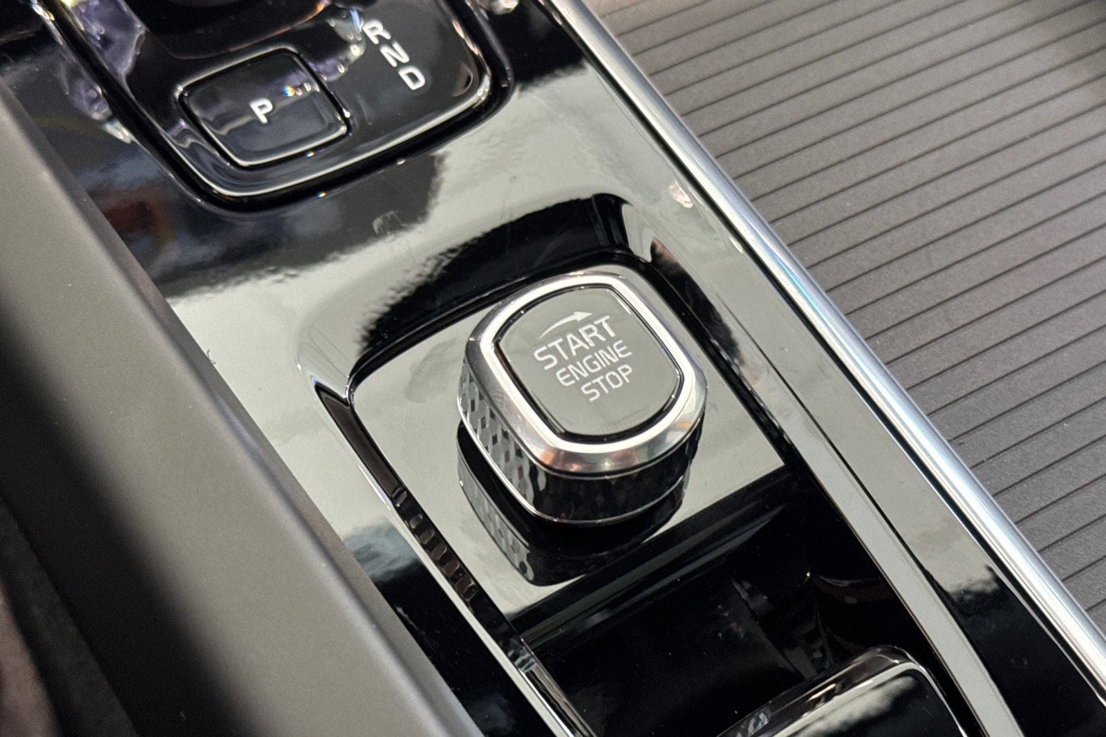 2026 Volvo XC60 Plug-In Hybrid T8 Polestar Engineered