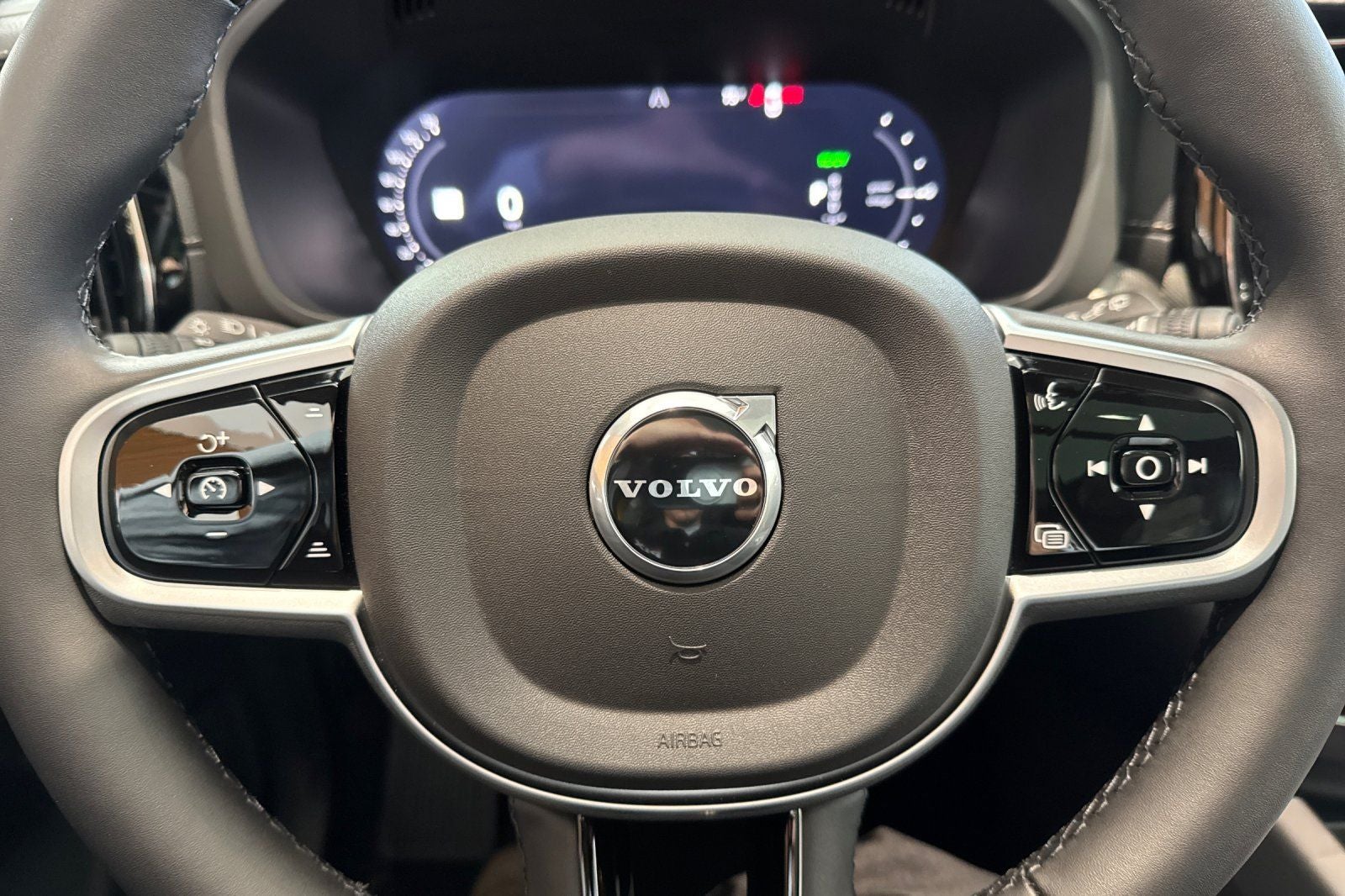 2026 Volvo XC60 Plug-In Hybrid T8 Polestar Engineered